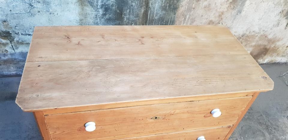 Commode ancienne