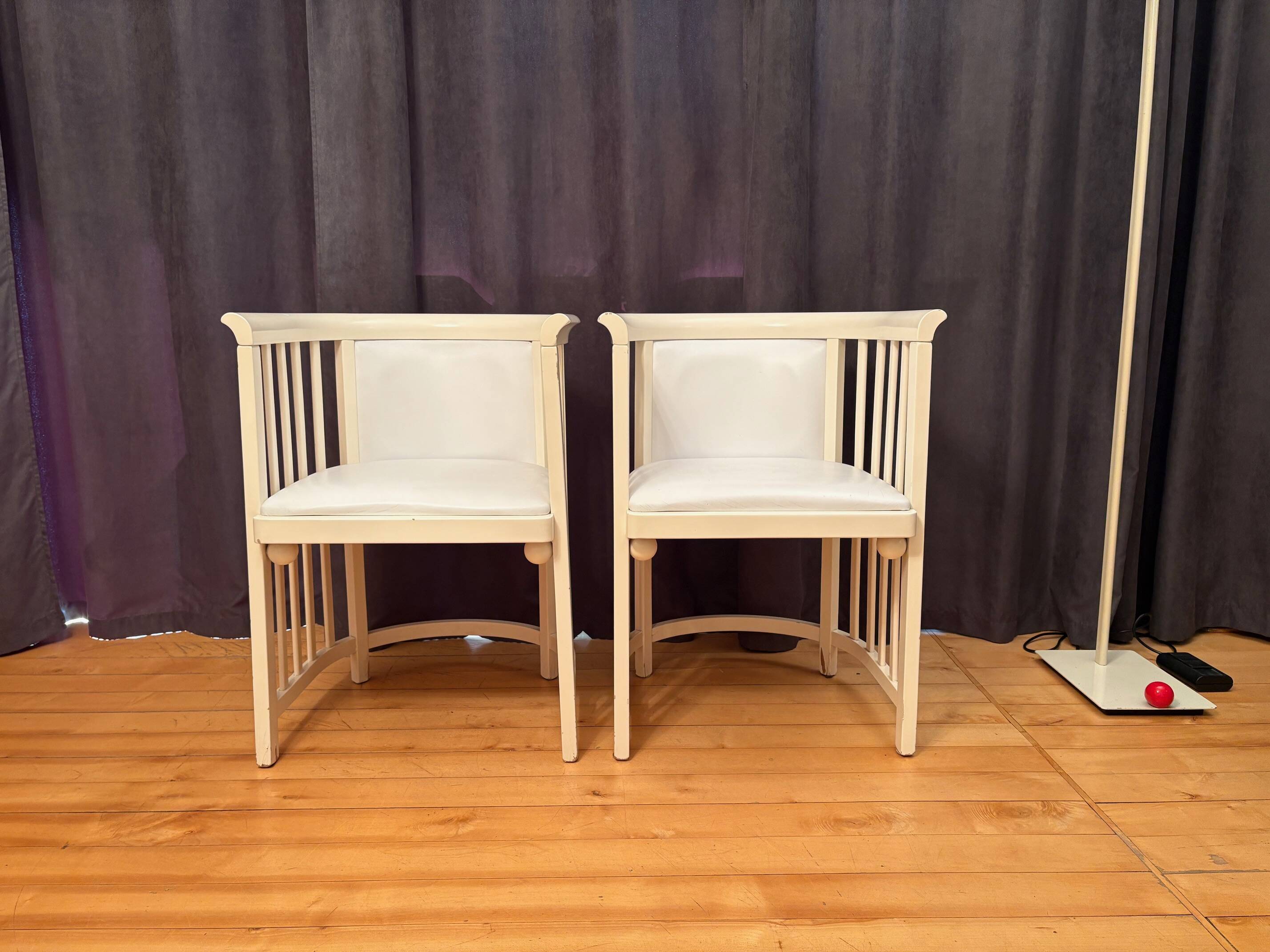 Pair of armchairs designed by Josef Hoffmann for Cabaret Fledermaus, Austri