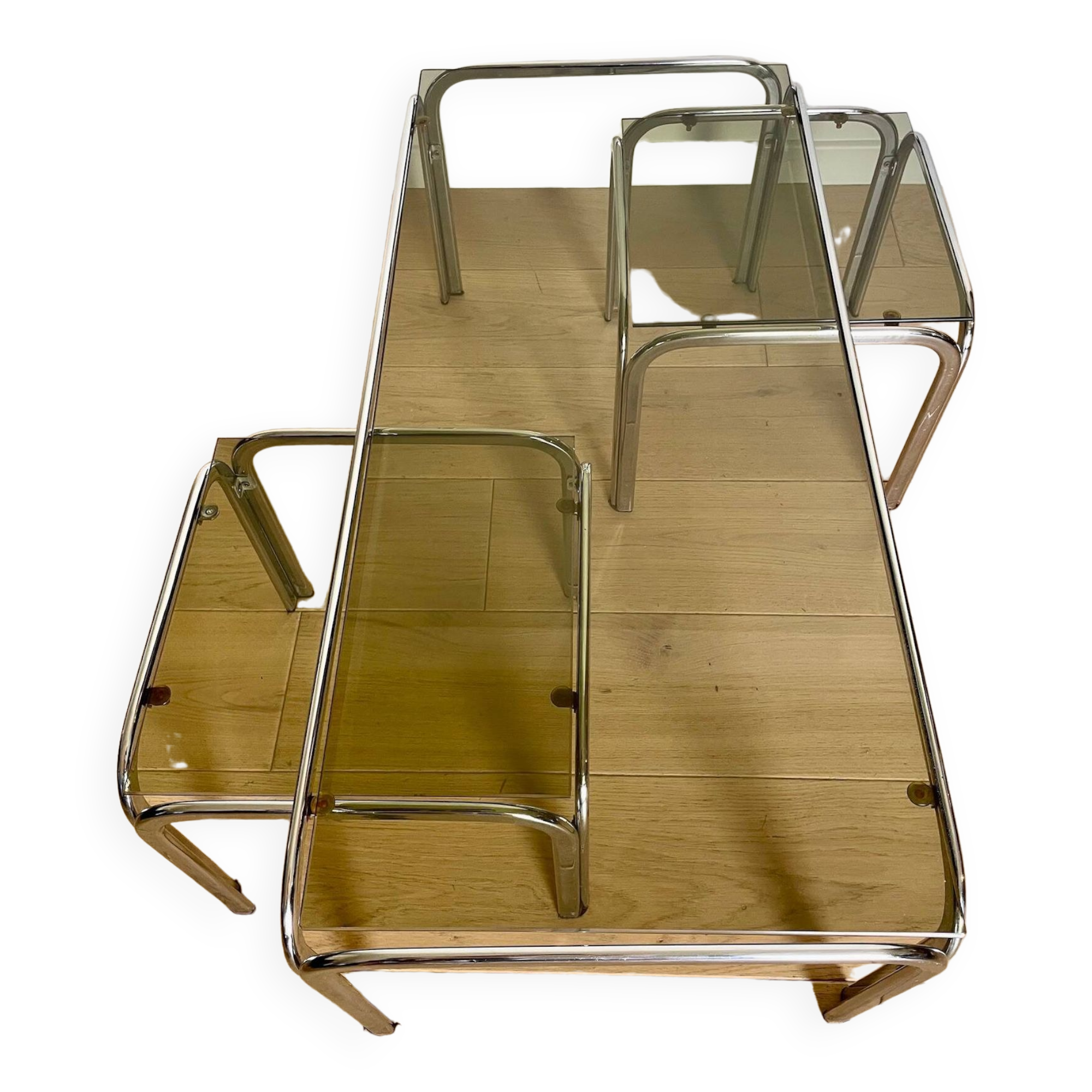 Table basse et tables d’appoint, chrome et verre fumé