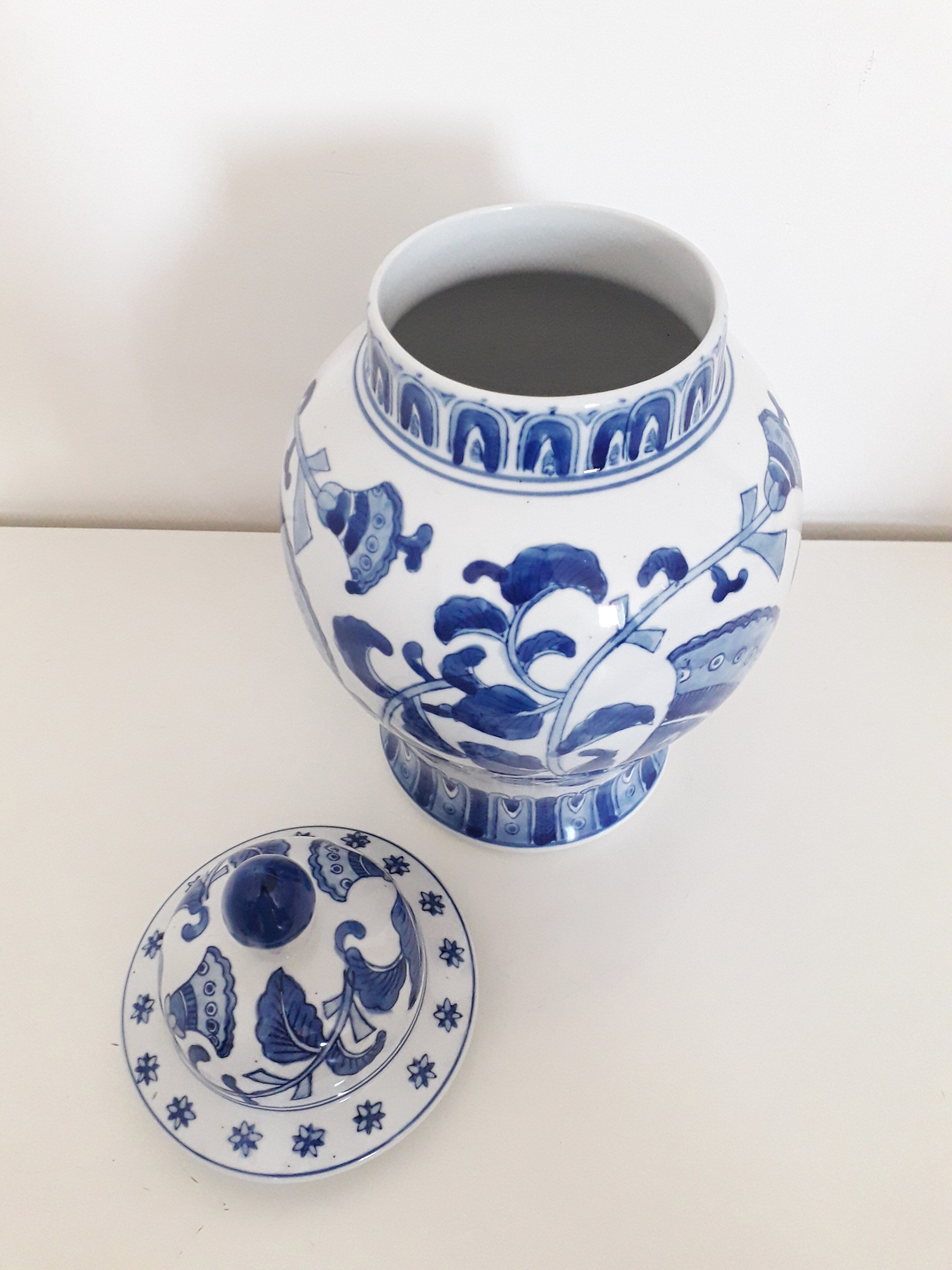 Old lid pot - asian porcelain - herbalism-1970-80