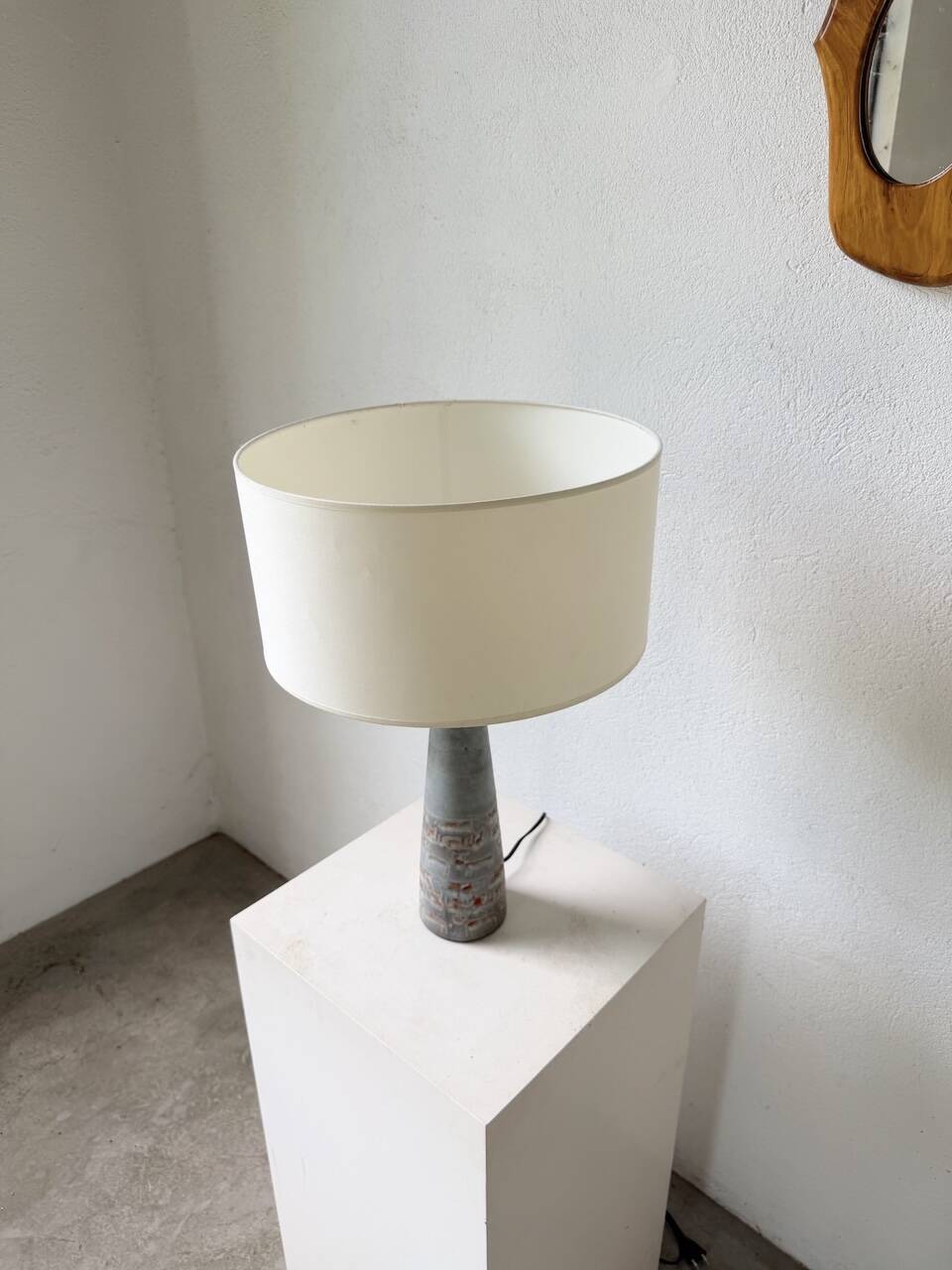 Lampe de table céramique bleue style 1950