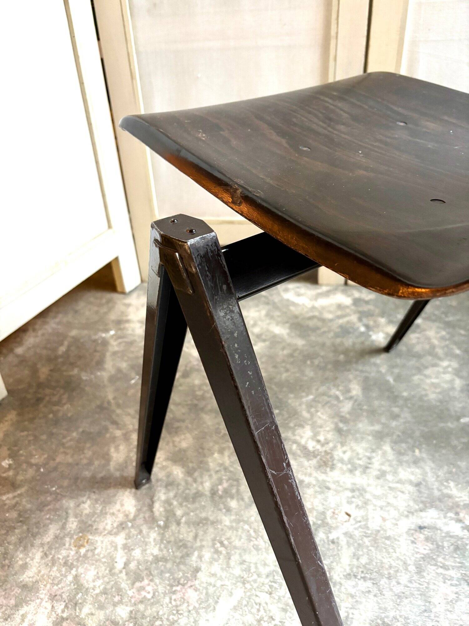 “Galvanitas S22” chair by Pagholz