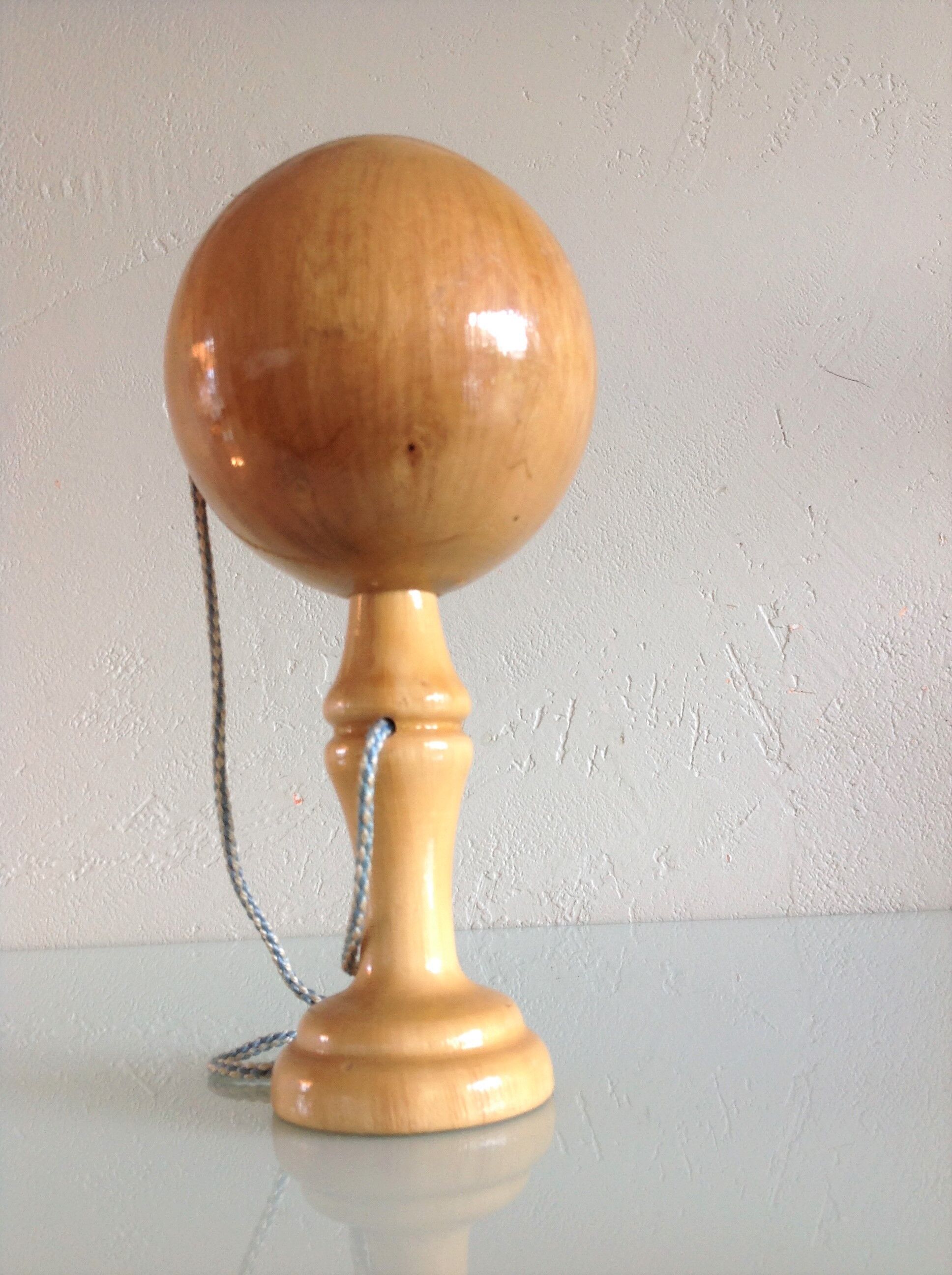 Old bilboquet in varnished wood / vintage 60s-70s