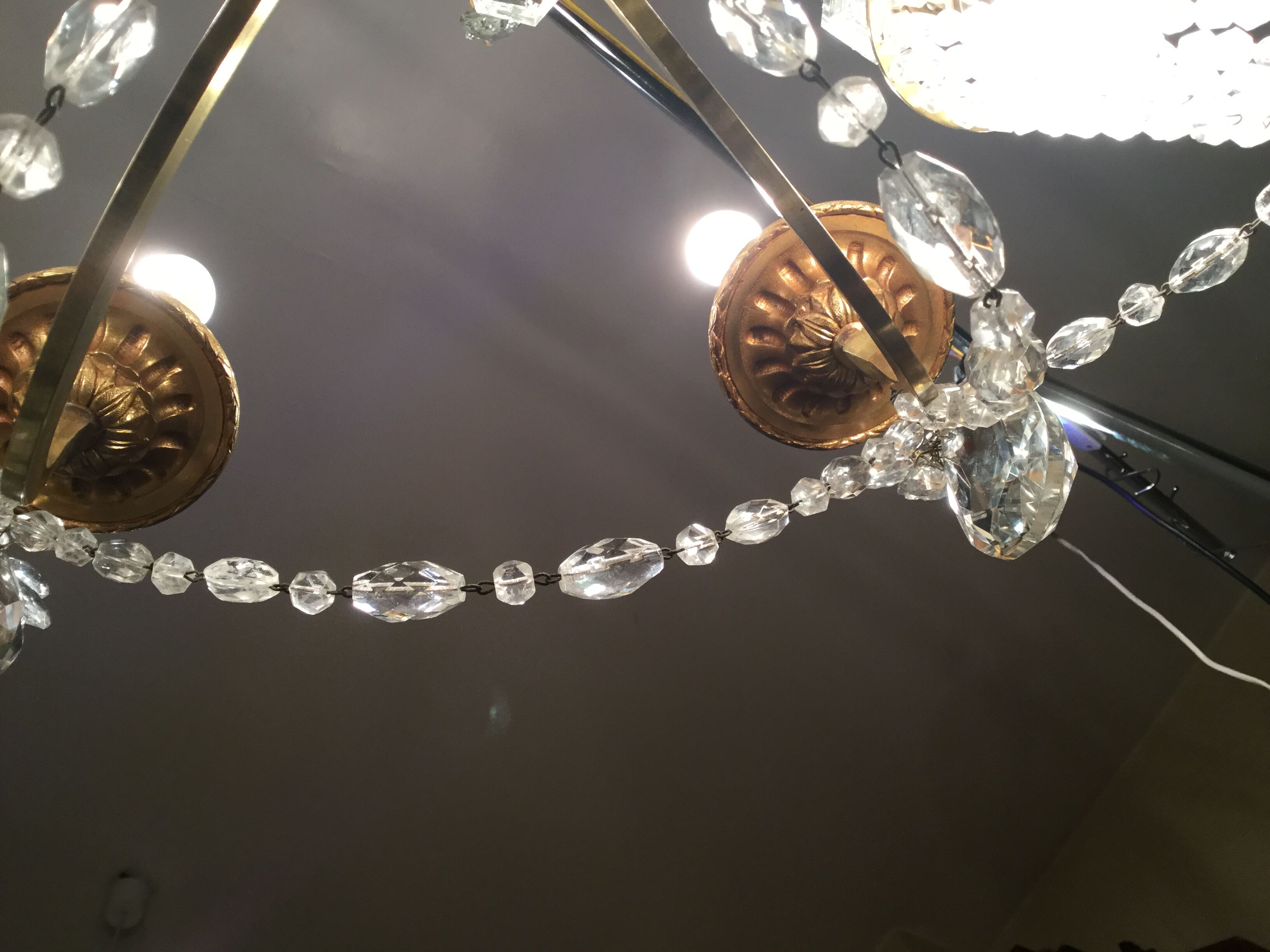 Chandelier bronze and crystal