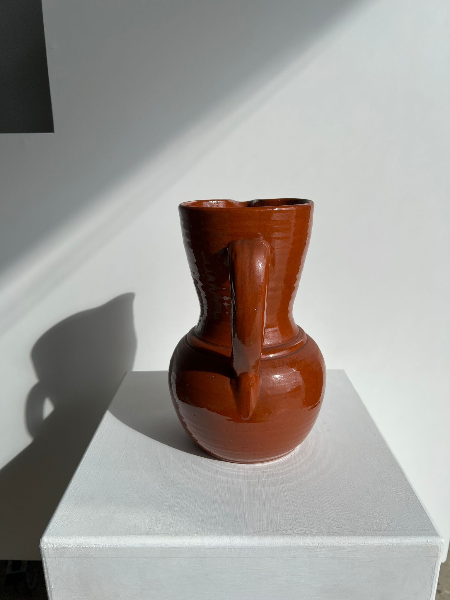 Two-tone brown ceramic wine pitcher H: 24cm