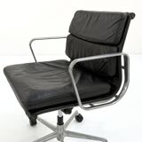 Soft Pad EA217 leather office chair by C. & R. Eames for ICF, 1970