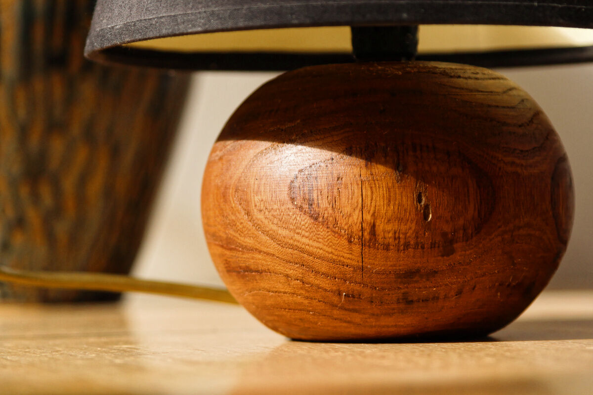 Wooden bedside lamp, ball foot