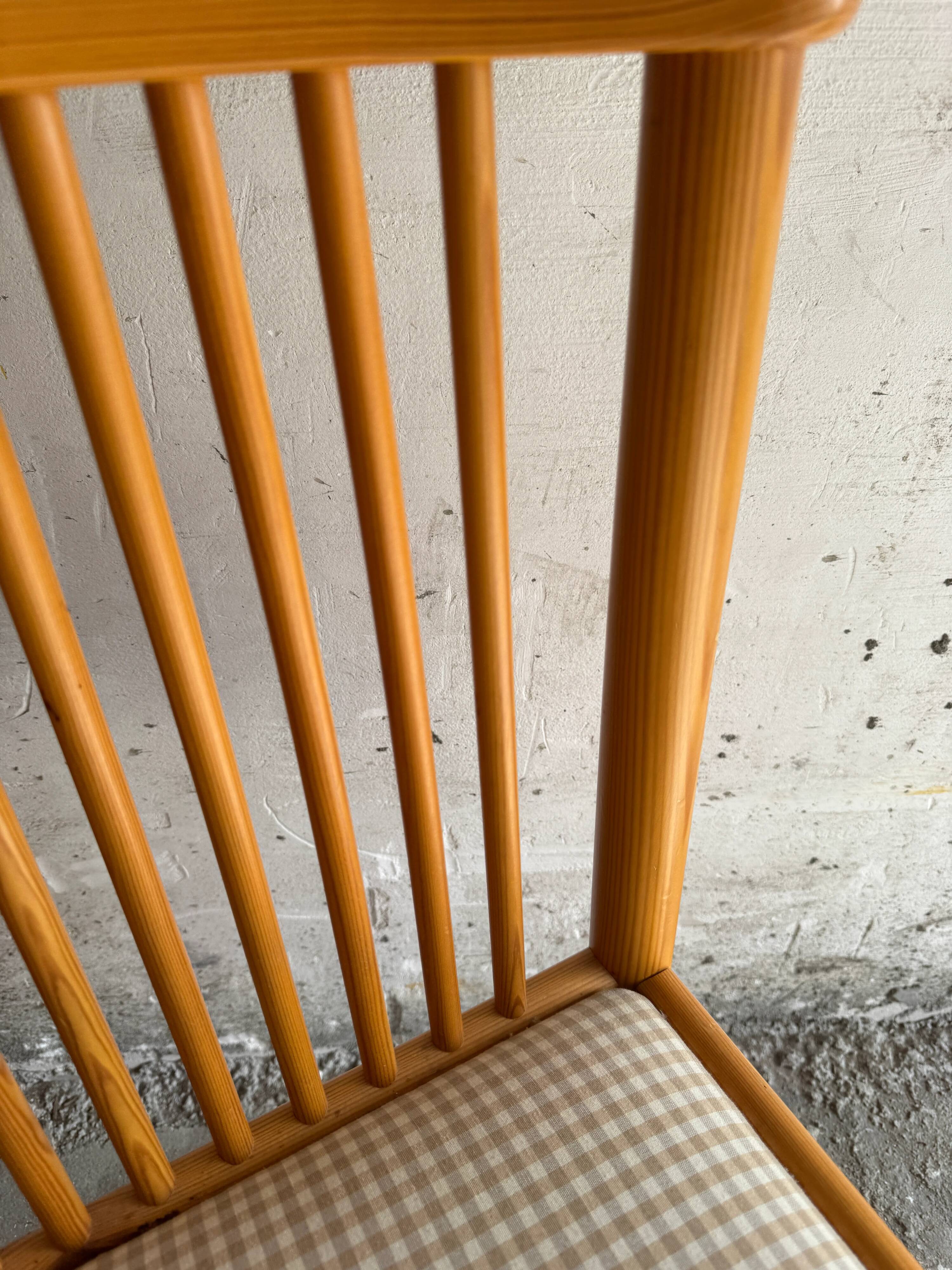 Set of 4 Scandinavian light wood dining chairs with beige polyester upholstered seats