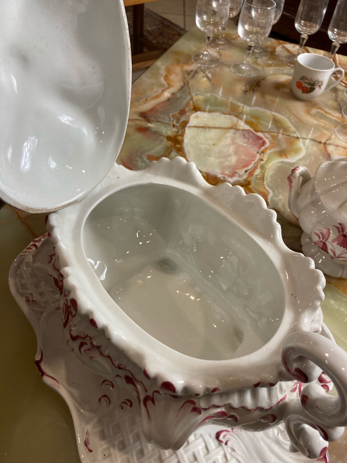Porcelain and sugar slip tureen