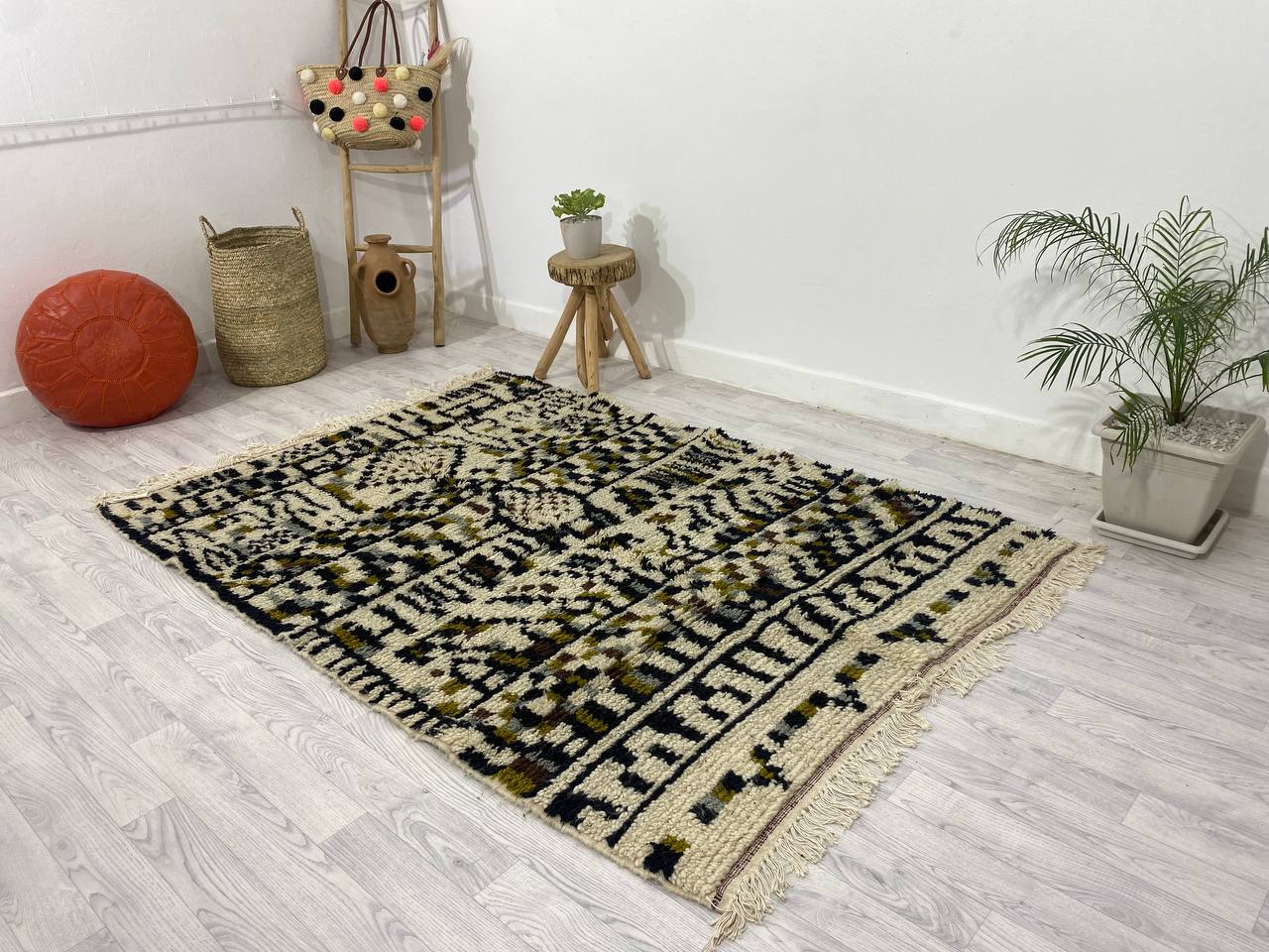 Berber carpet marocain handmade 218 X 154 CM