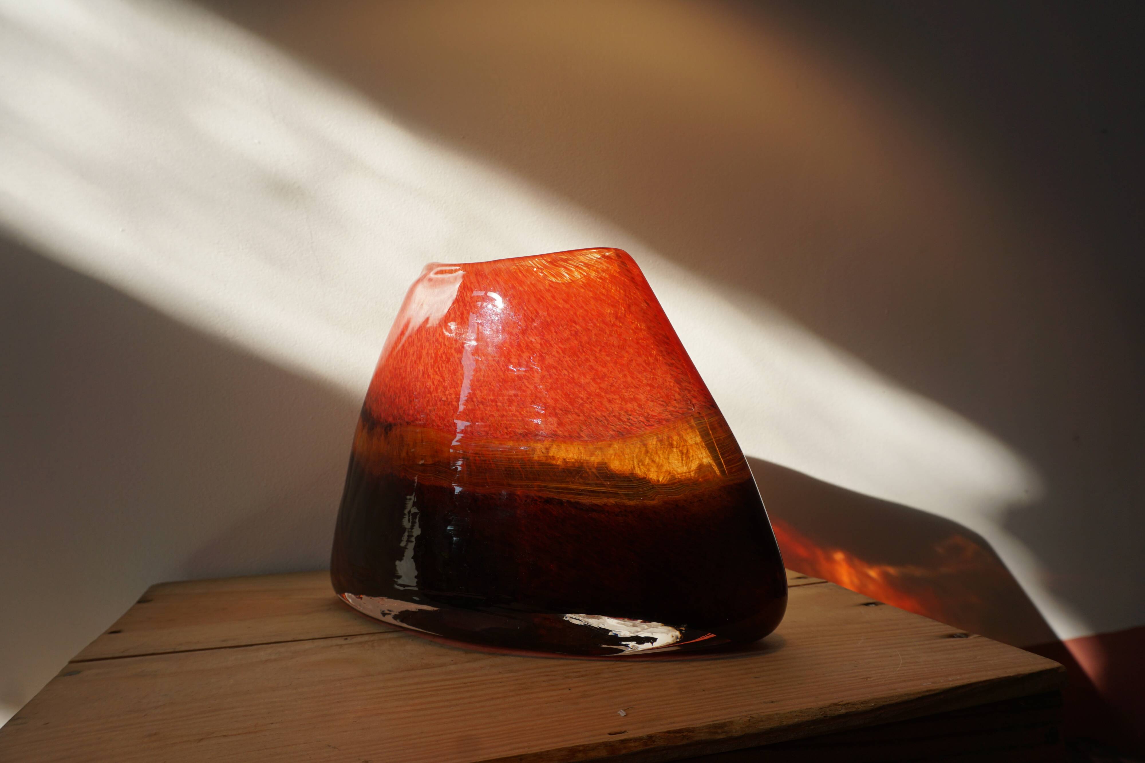 Vase contemporain en verre soufflé