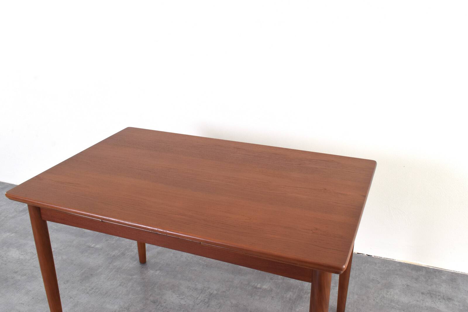 Table à manger extensible en teck danois des années 1960.