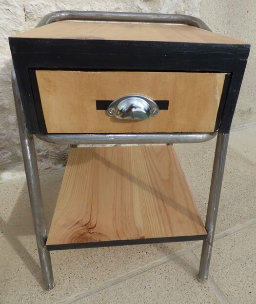 2 nightstands in wood and metal industrial style