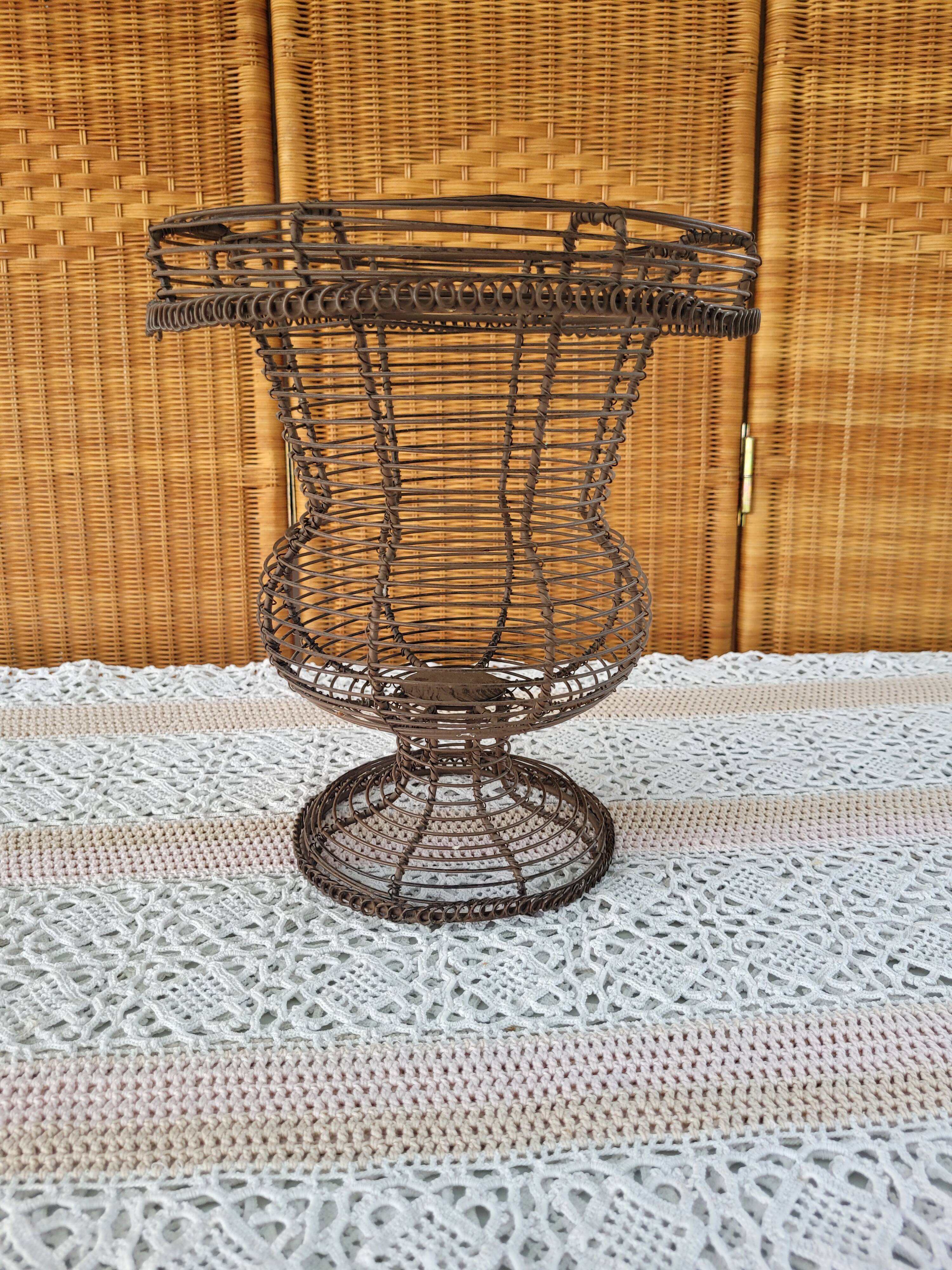 Medici vase in openwork iron