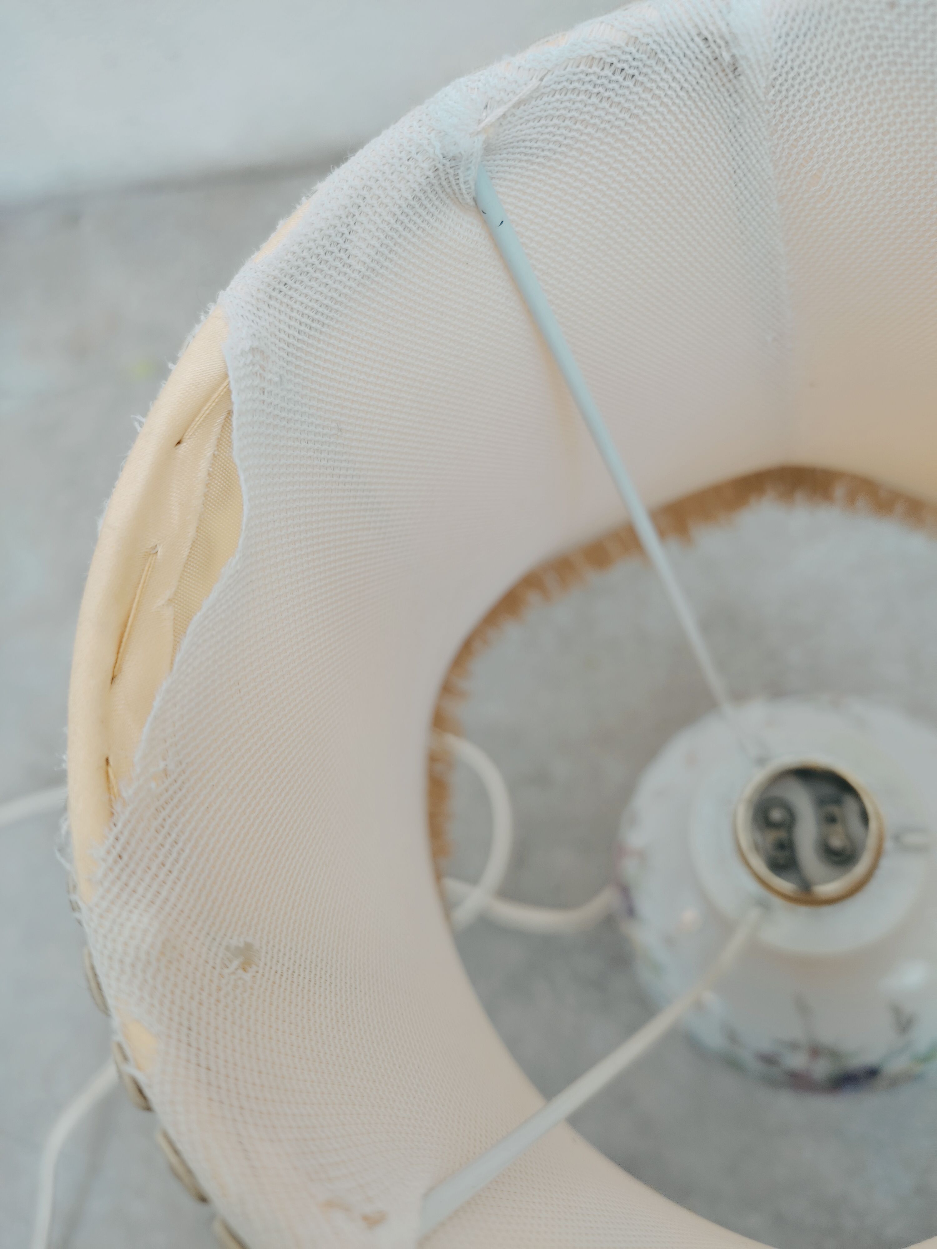 Porcelain ball lamp