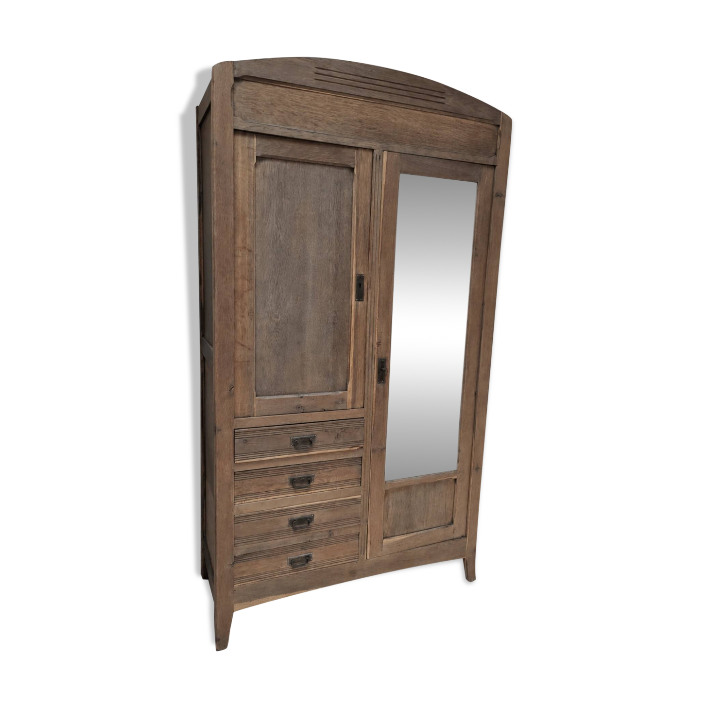 Armoire parisienne