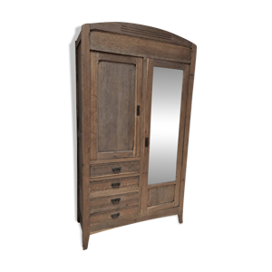 Armoire parisienne
