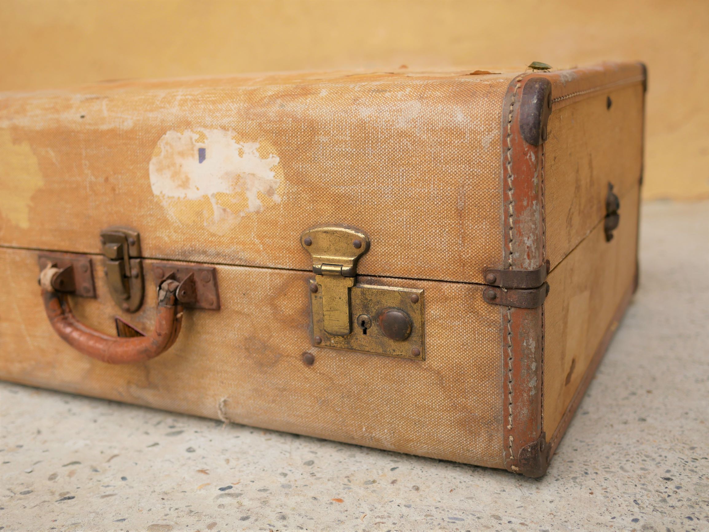 Yellow vintage case