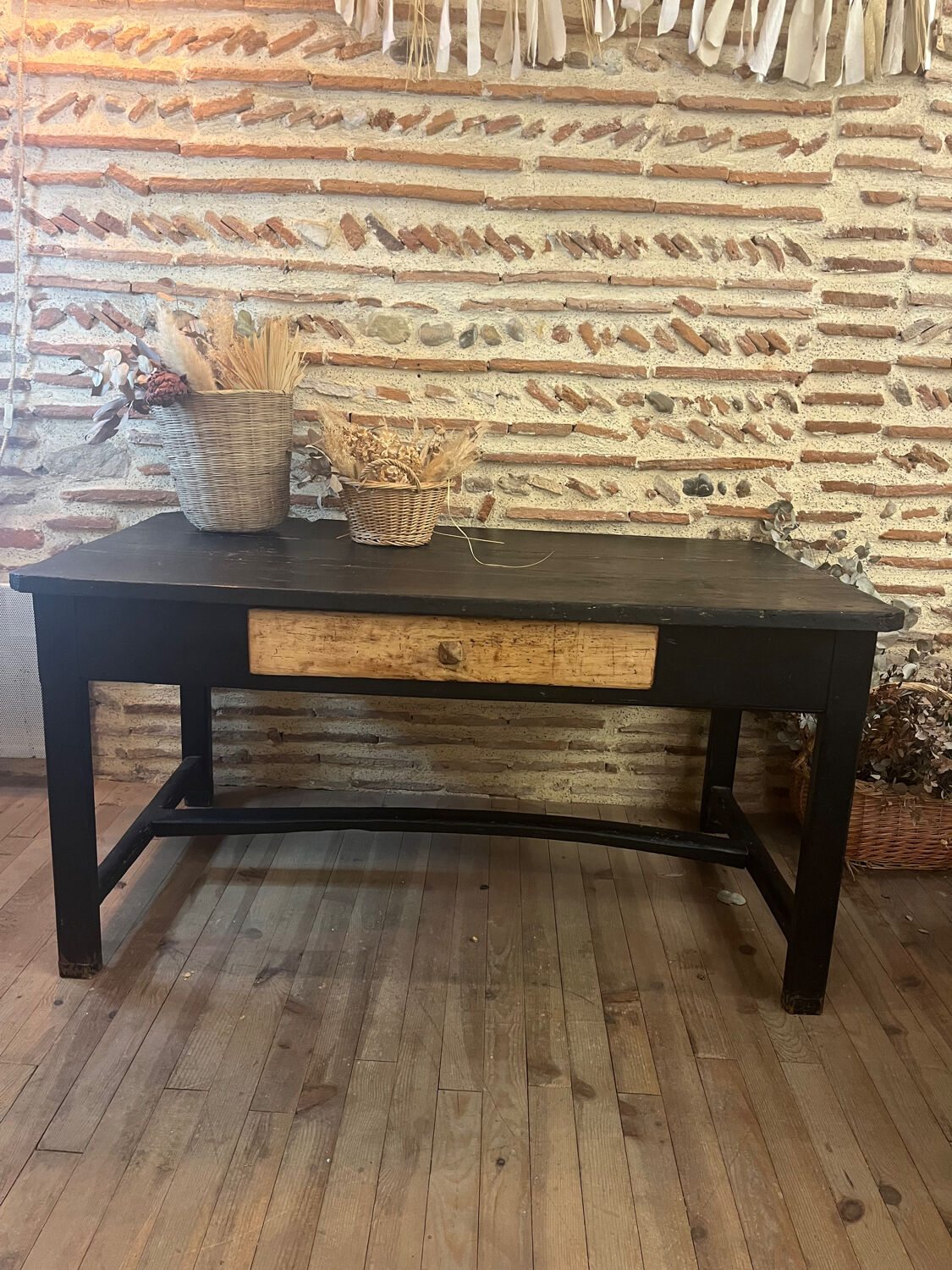 Farm table