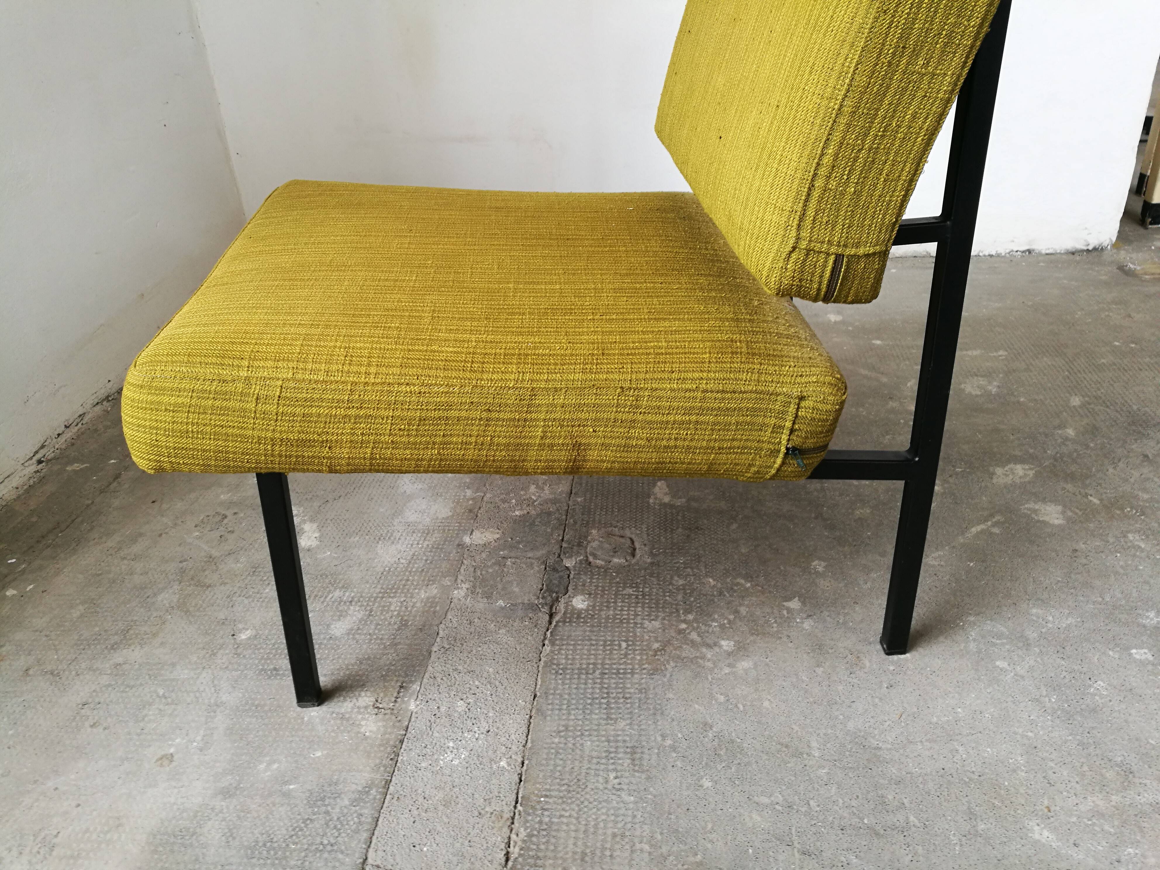 pair of André Simard armchairs for Airborne