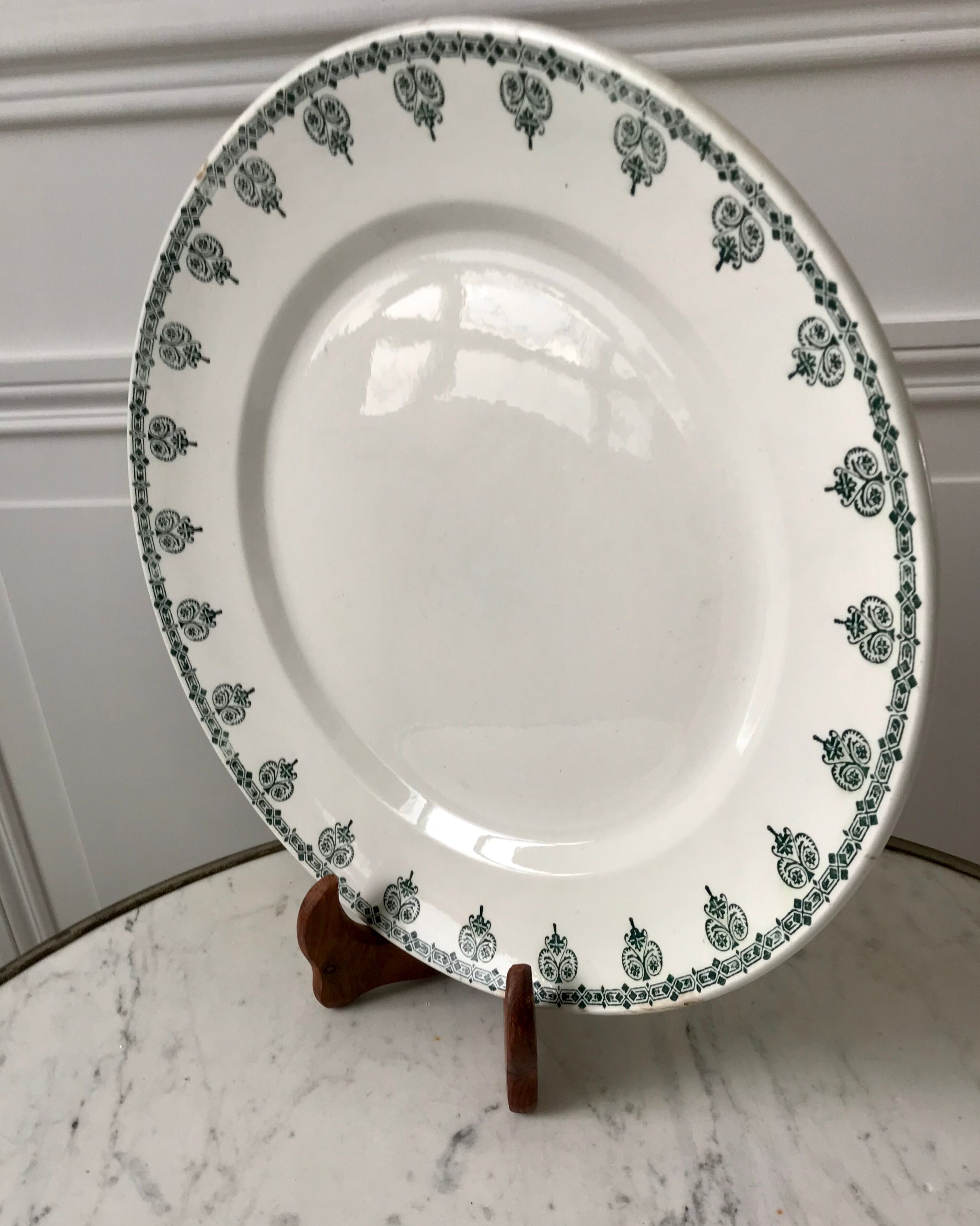 round dish Terre de Fer Saint-Amand late nineteenth century