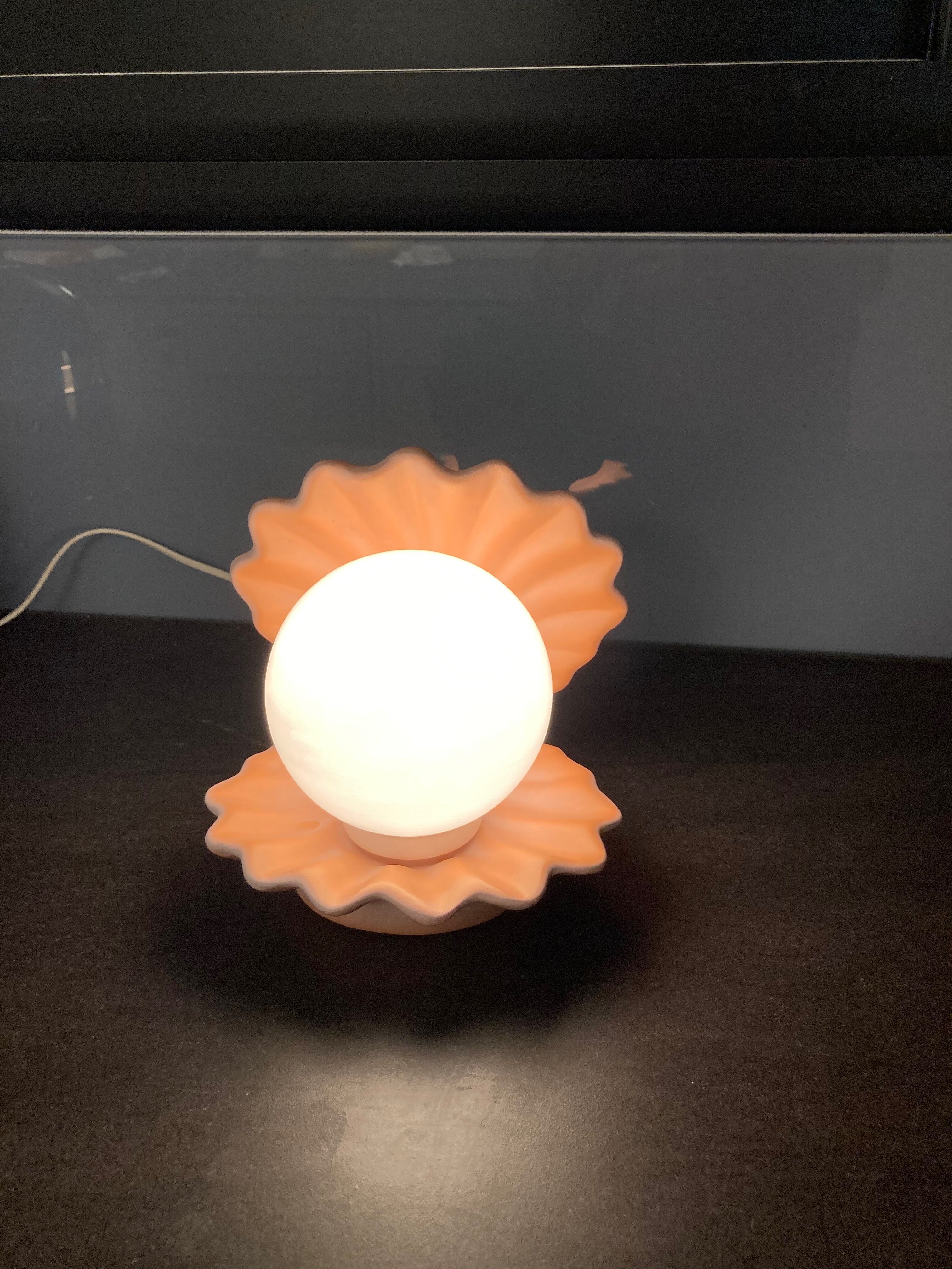 Lampe coquillage céramique et opaline années