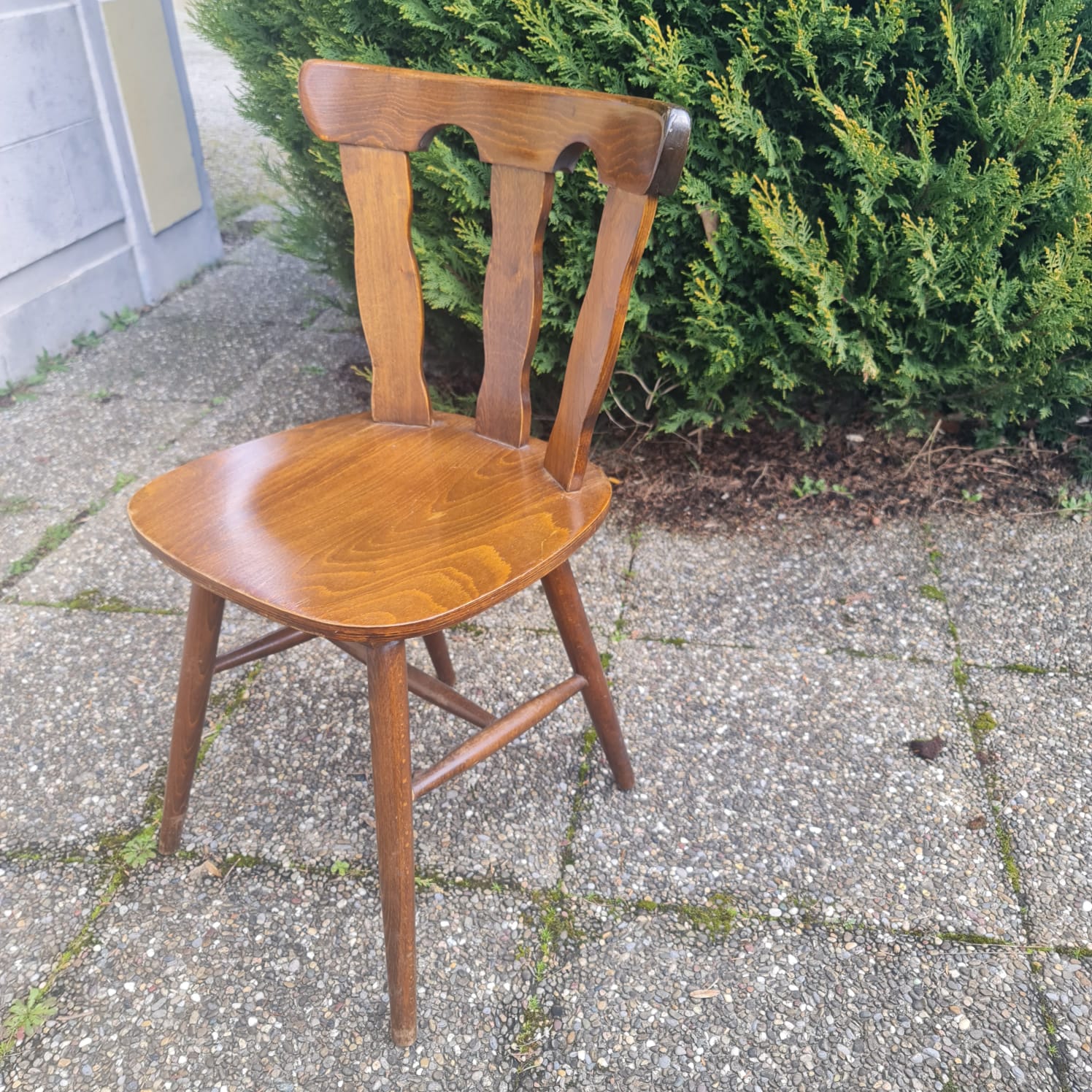 26 chaises de bistrot