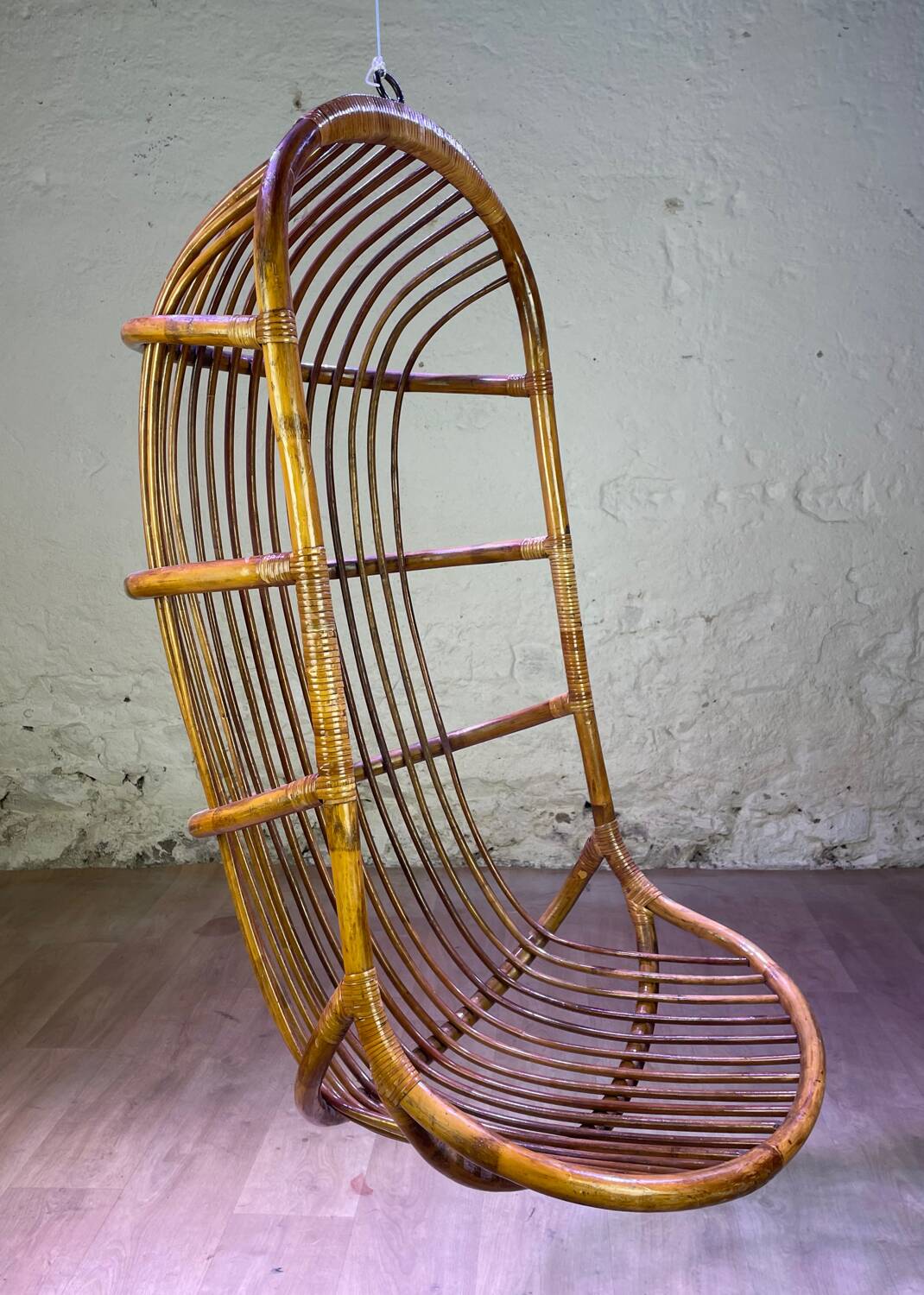 Fauteuil suspendu en rotin vintage