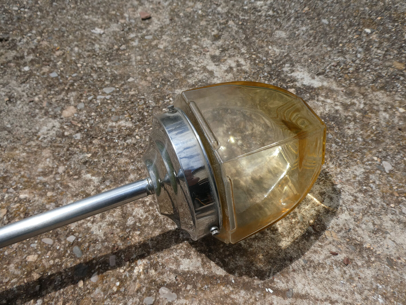 Suspension art deco globe in yellow glass