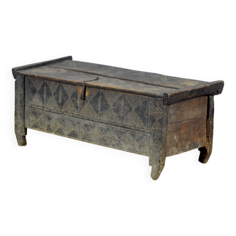 Antique beech shepherd's chest, 1820s