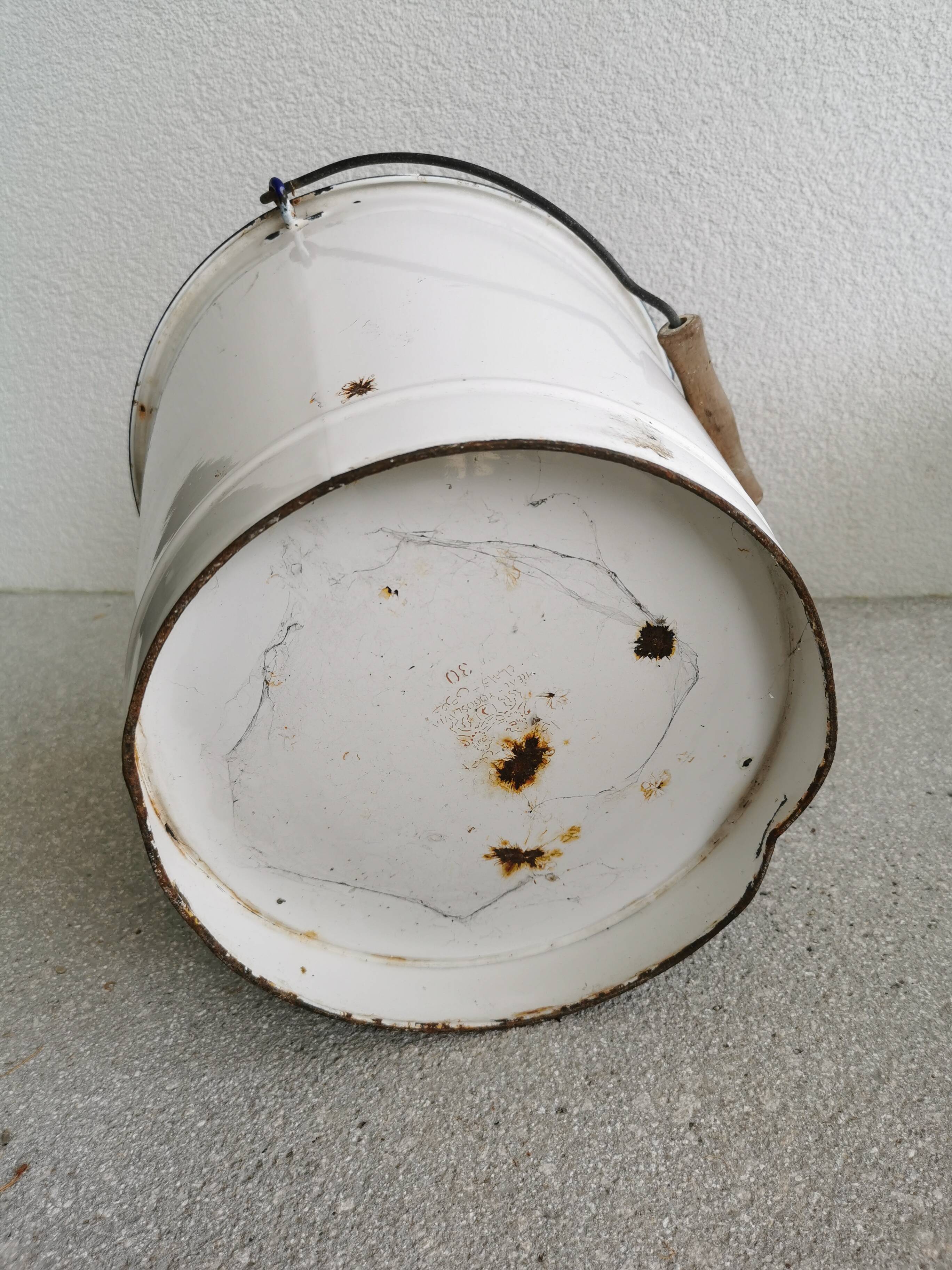 Set of 4 Vintage White Enamel Bucket Planter: 1970s EMO Celje Yugoslavia
