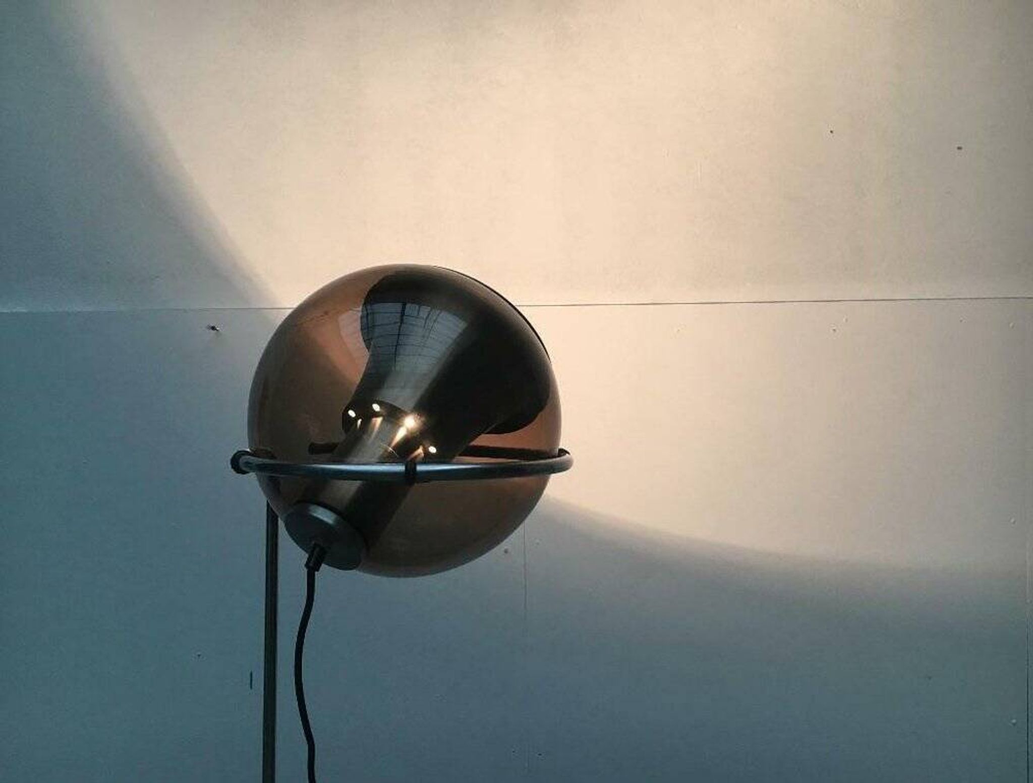 Lampe sur pied boule de l'espace moyen siècle néerlandais de Gepo, années 1960