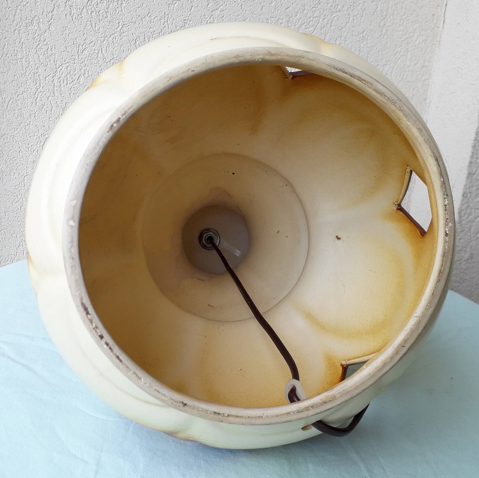 Ceramic lamp base