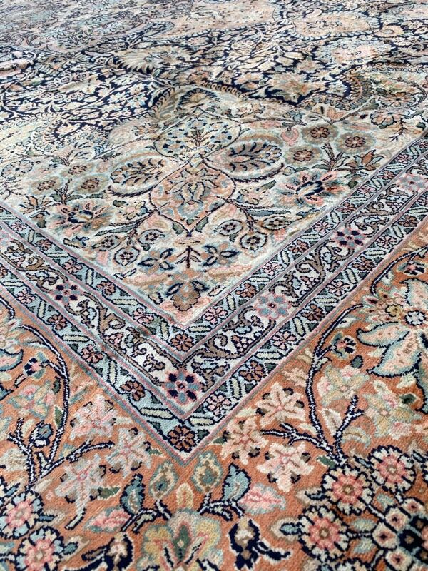 Kashmir silk carpet 273x373 cm