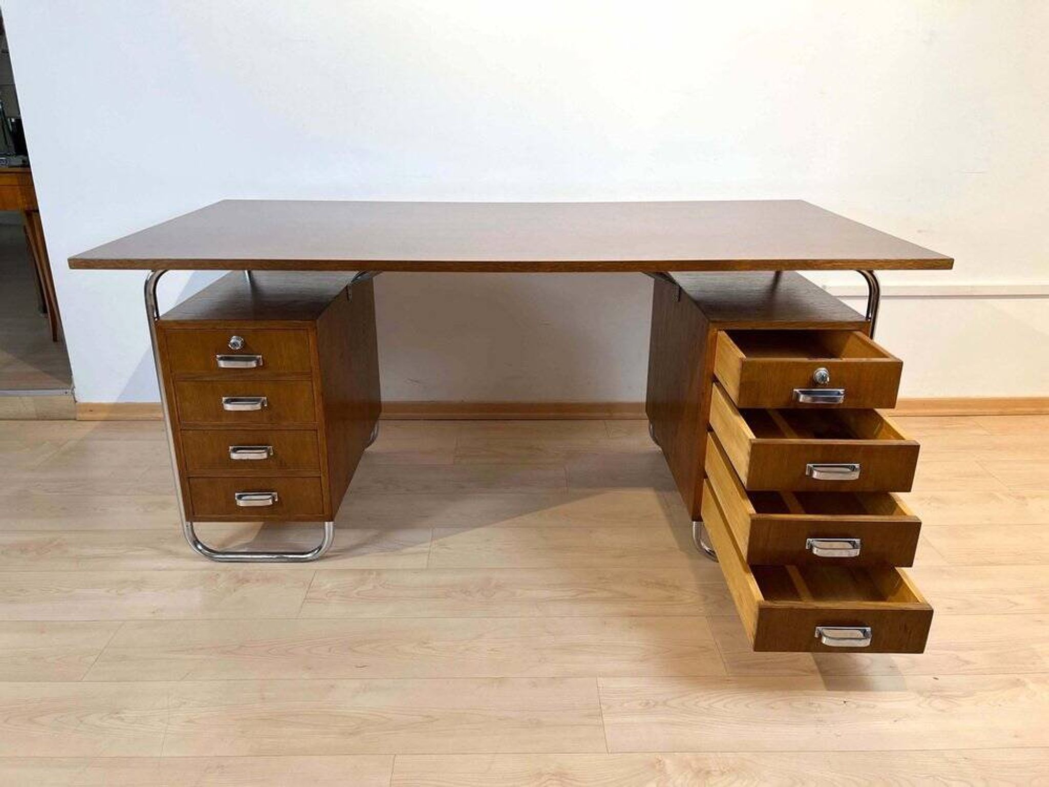 Vintage Bauhaus Oak Veneer Desk from Mücke & Melder, 1940s