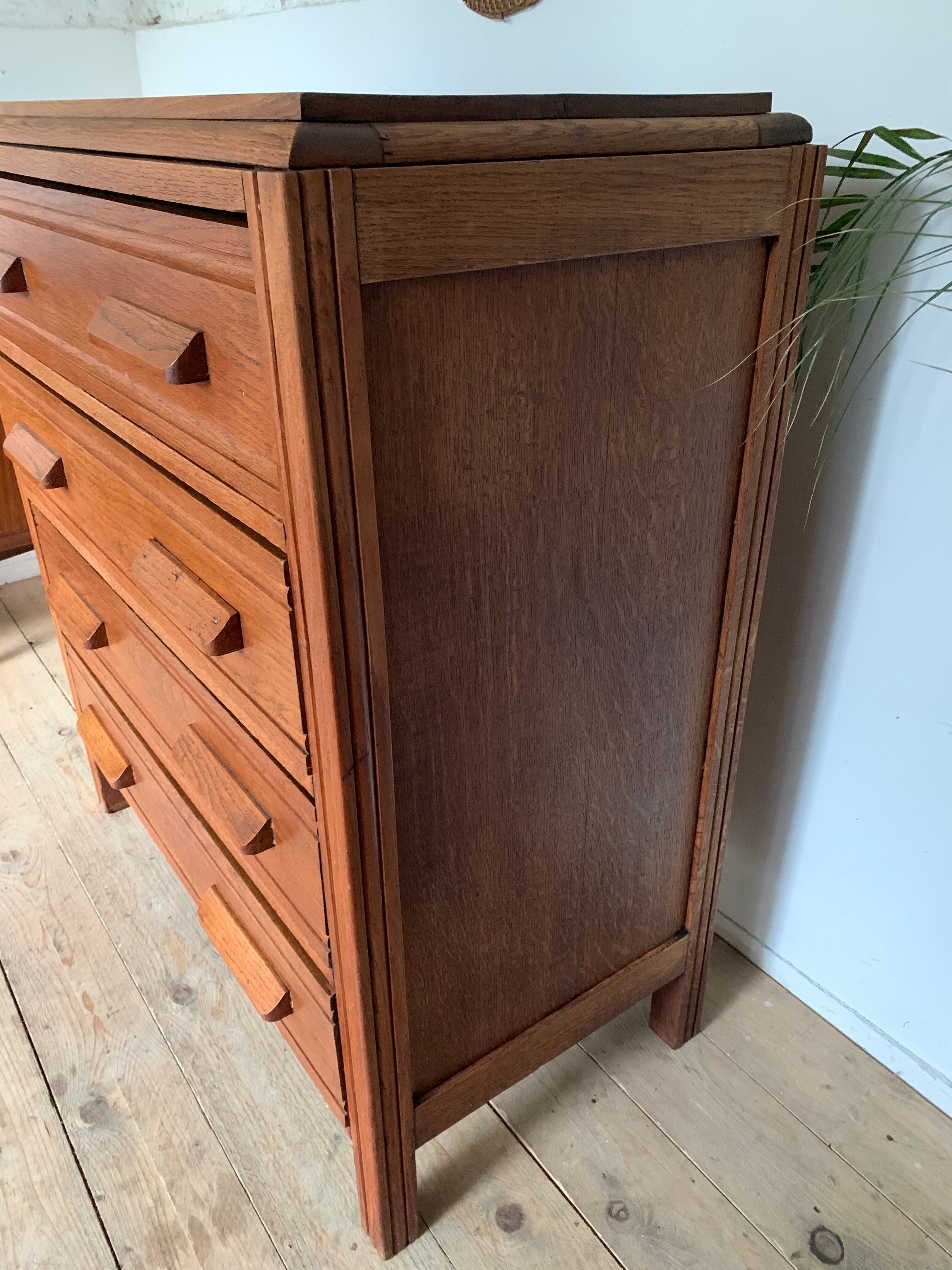 Vintage chest of drawers in solid oak
