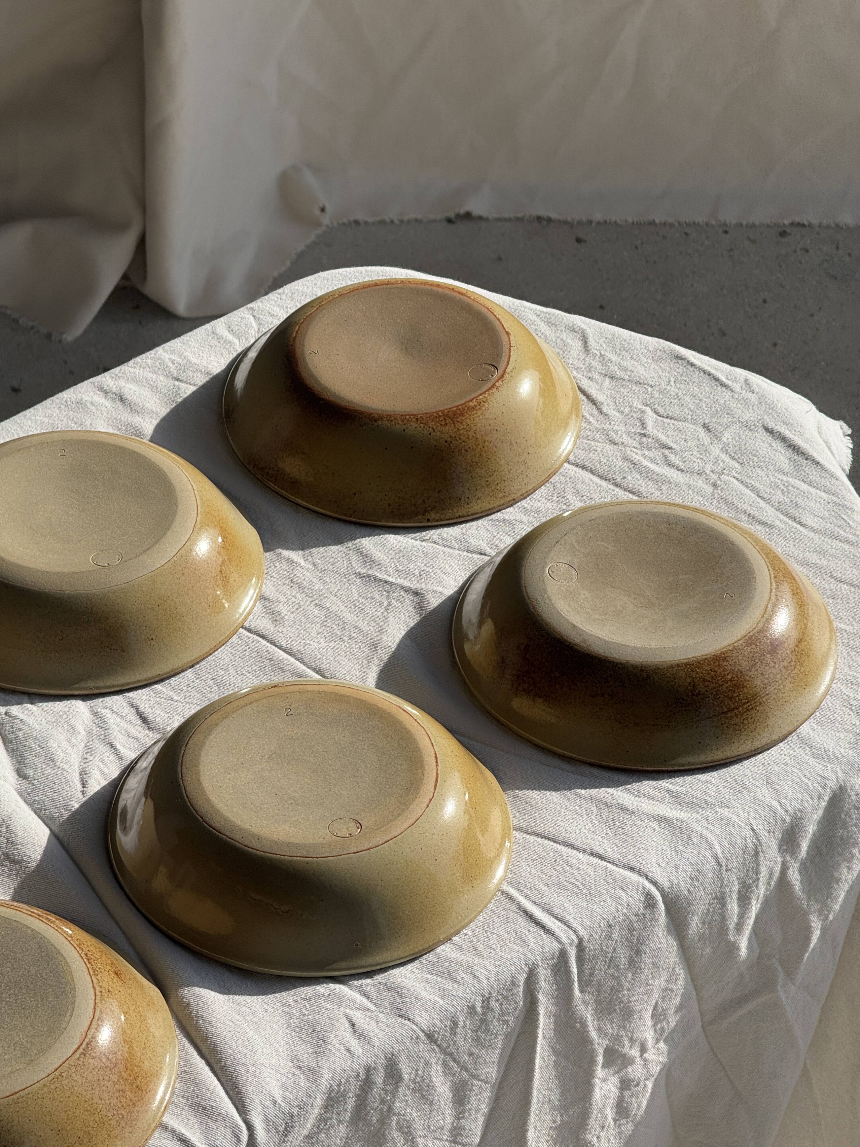 Set of 8 brown-rimmed stoneware deep plates Atelier Saint Simon D19.5