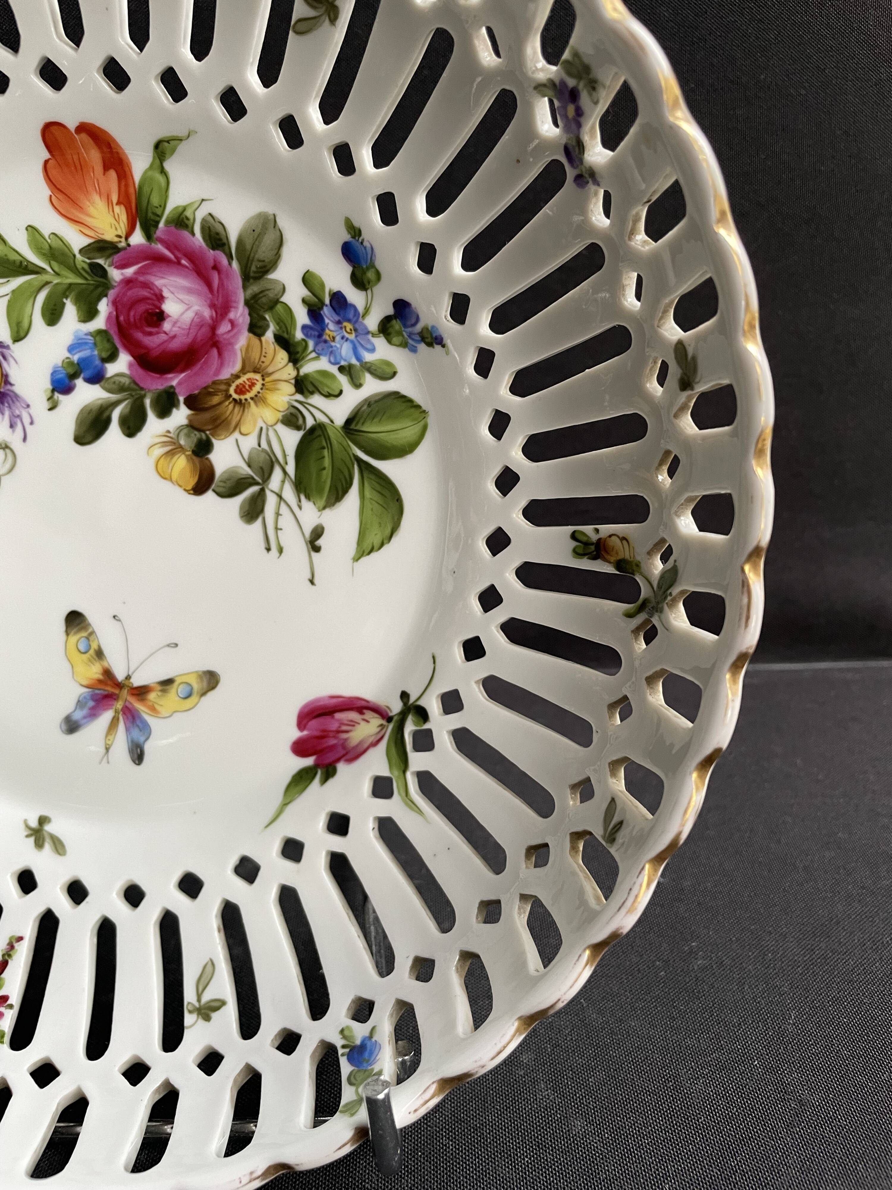 Openwork porcelain bowl with hand decoration – Von Schierholz manufactory in Plaue
