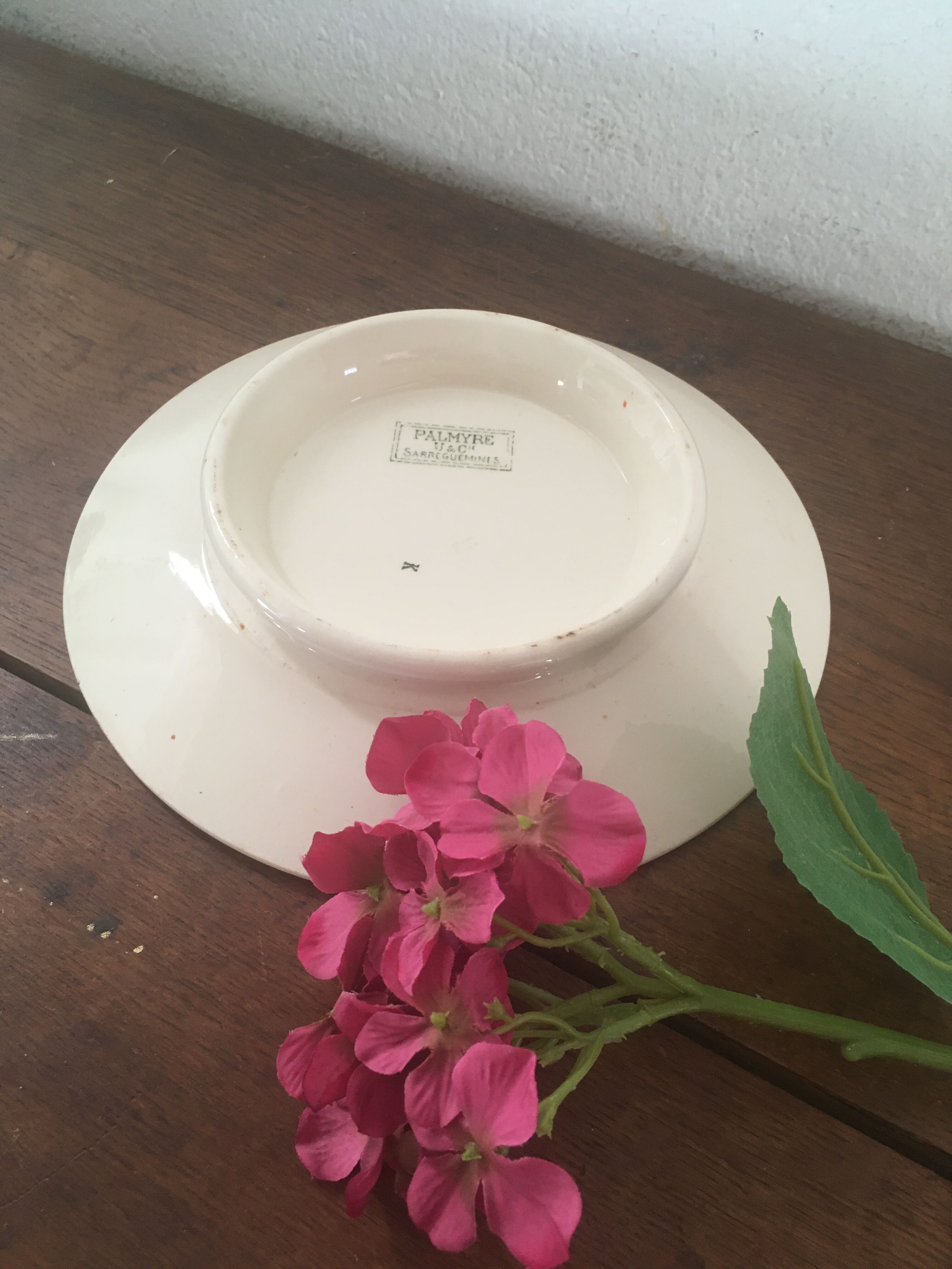 Sarreguemines "palmyre" presentation plate.