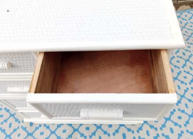 Commode blanche en rotin