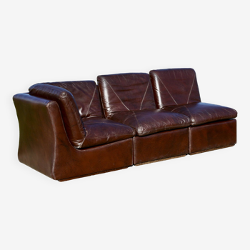 Modular sofa made up of 3 leather armchairs. Circa 1970