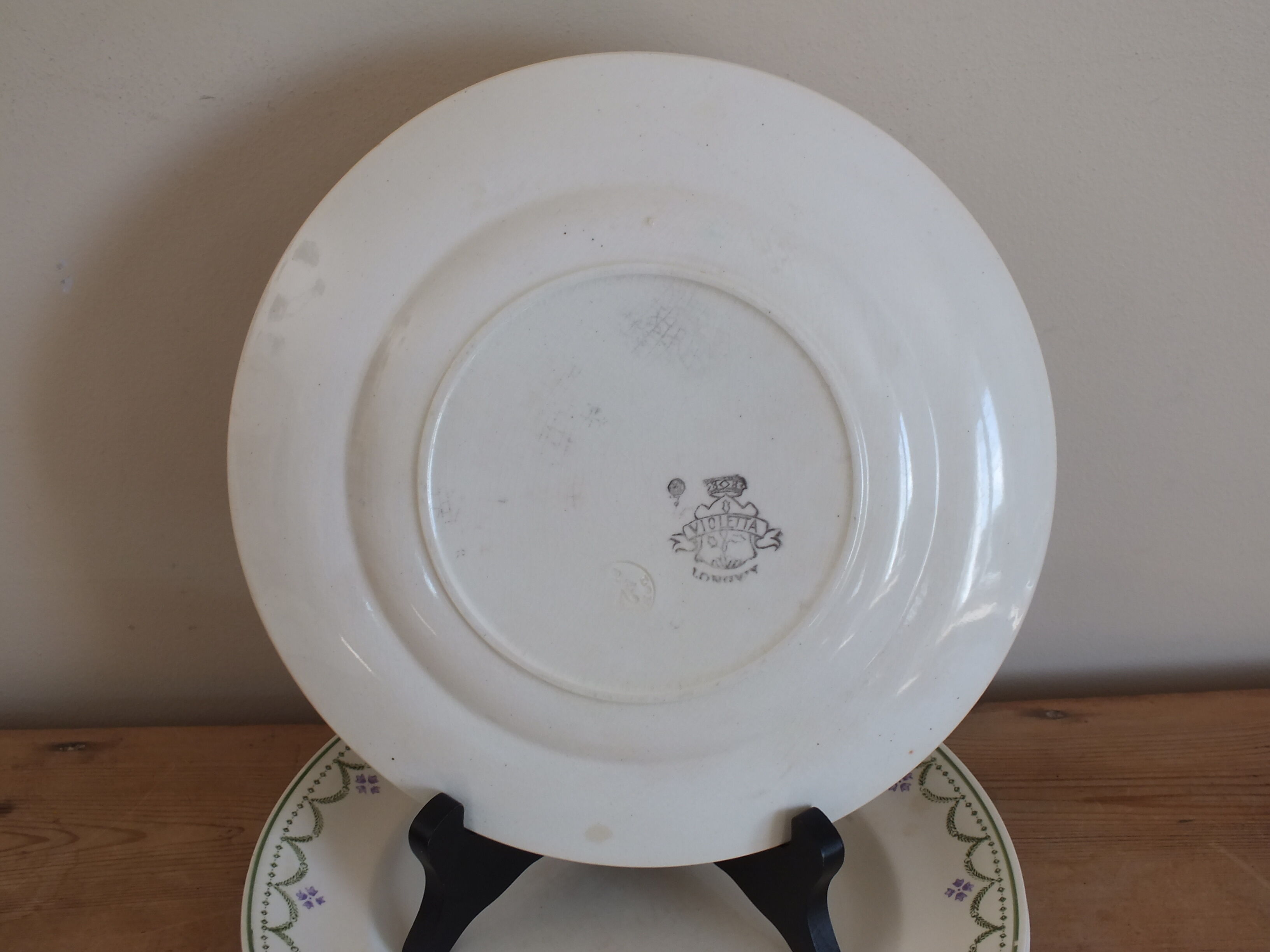 4 flat plates old Longwy Violetta