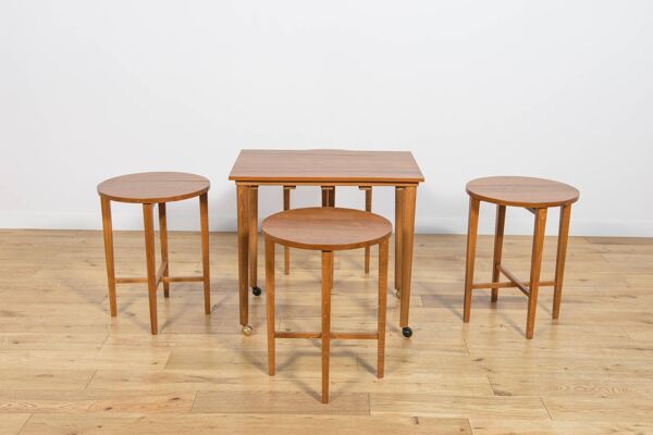 Tables gigognes danoises des années 50 par Poul Hundevad pour Novy Domov, Tchécoslovaquie, années 1960, ensemble de 5.