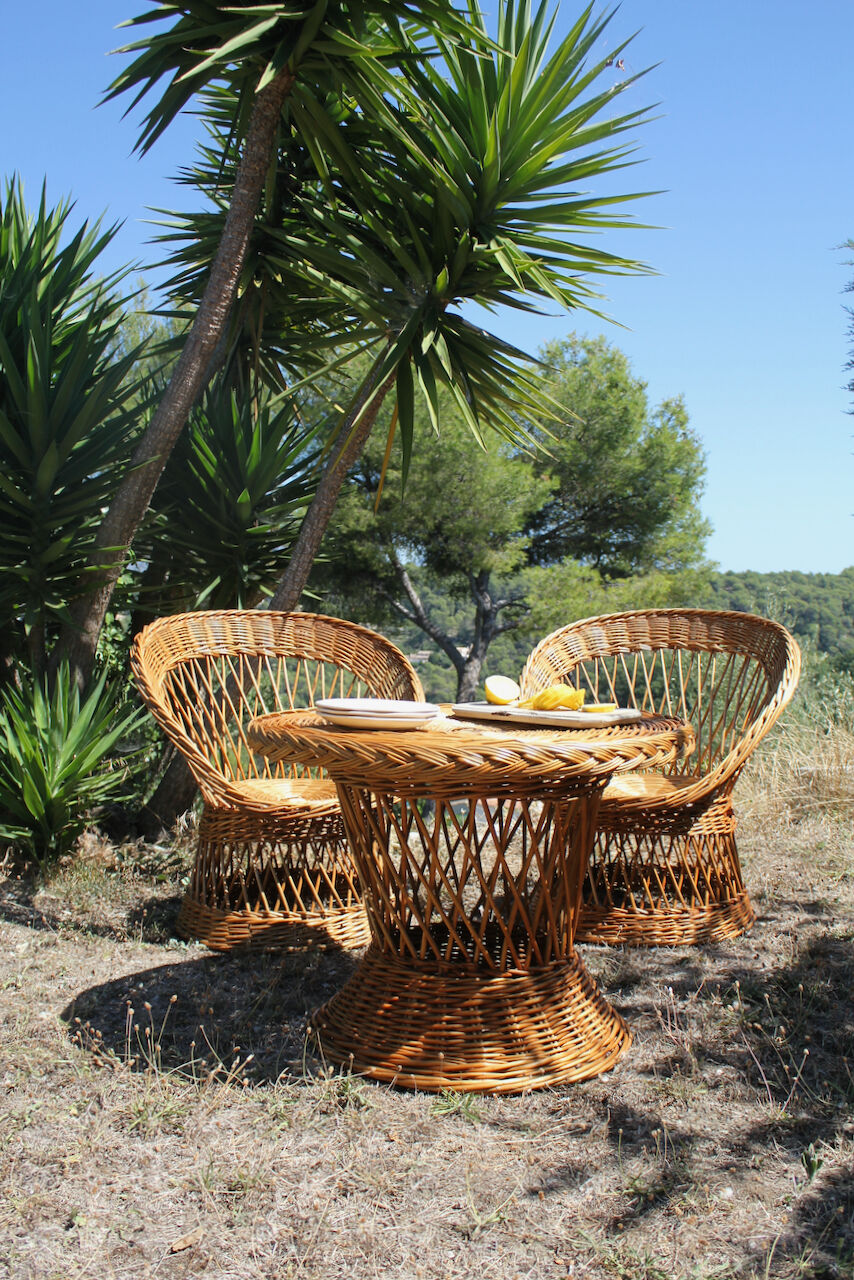 Vintage wicker chairs and table