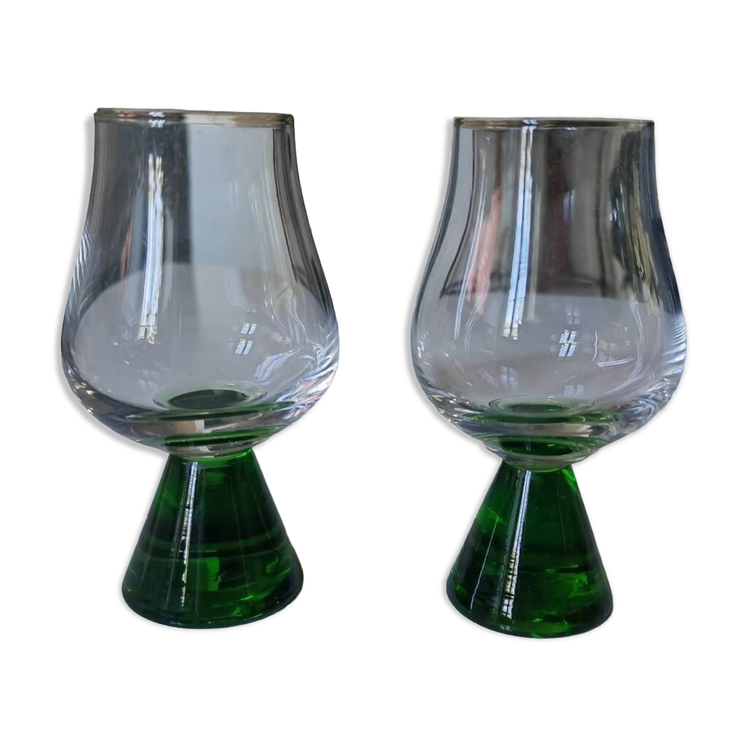 Glasses with uraline legs