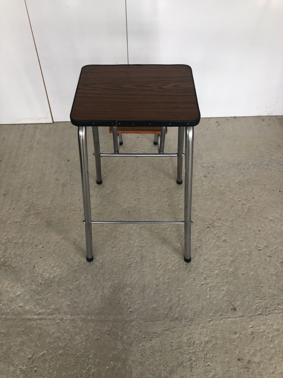 Tabouret marche-pieds, escabeau en formica vintage année 70
