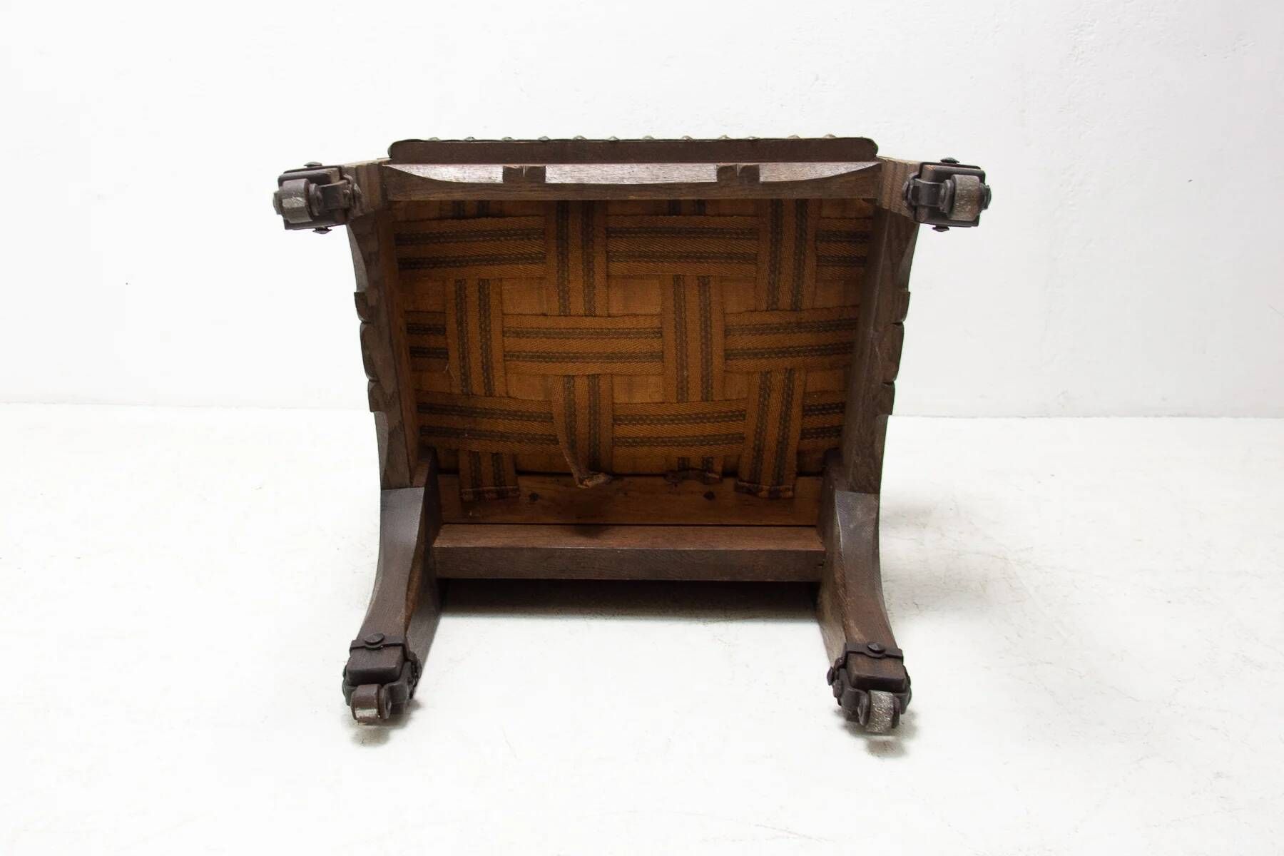 Late 19th century massive throne chair