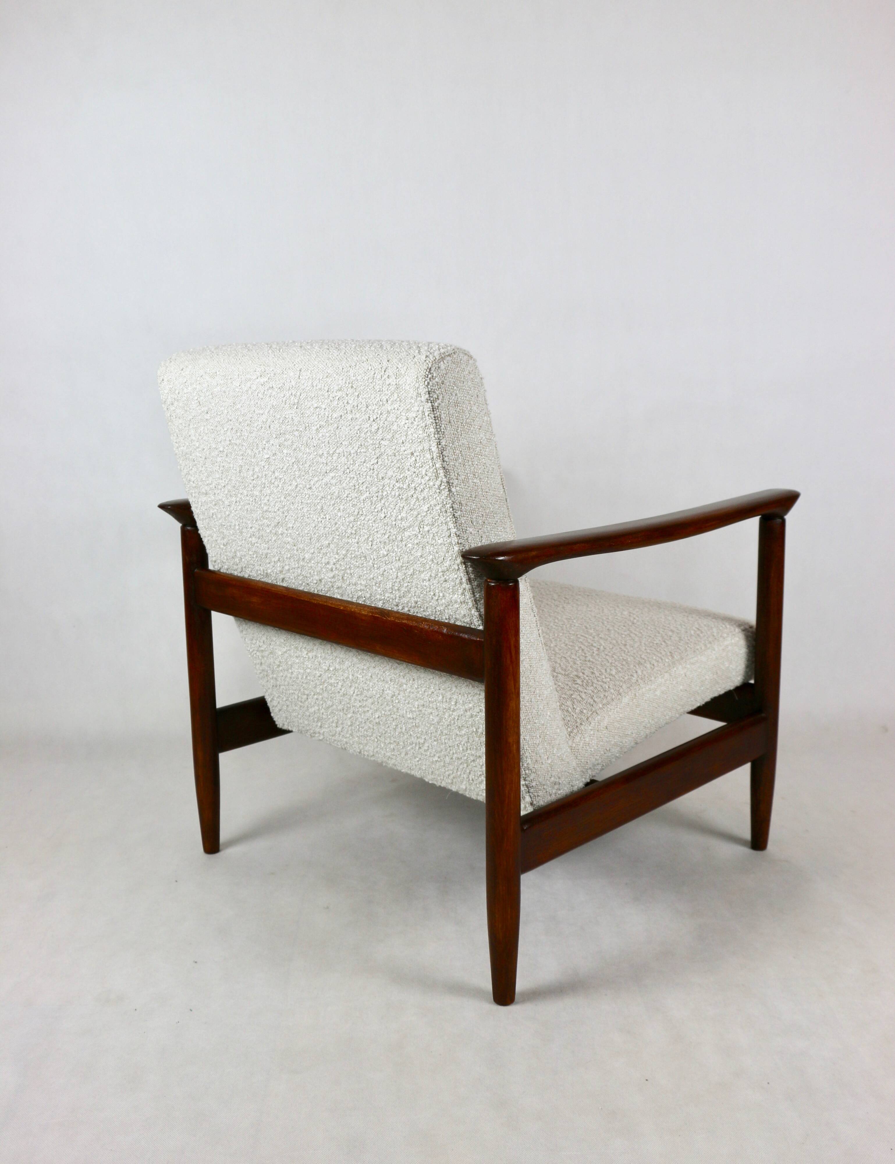 Fauteuil Boucle GFM-142 en ivoire blanc attribué à Edmund Homa, années 1970