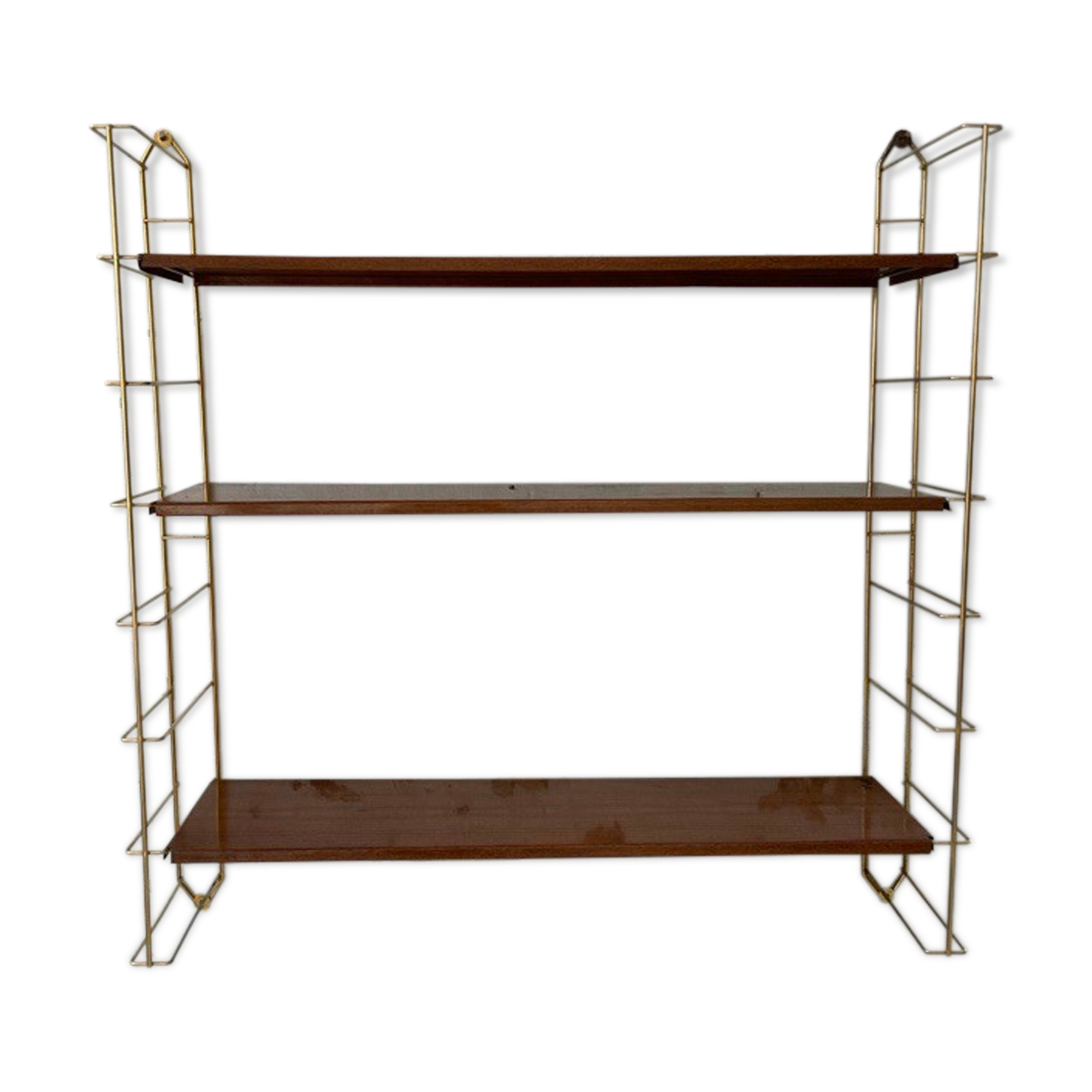 String-type wall shelf