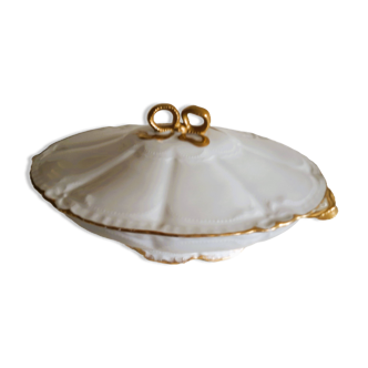 vegetable dish or soup tureen in fine porcelain, decorated with golden ribbons